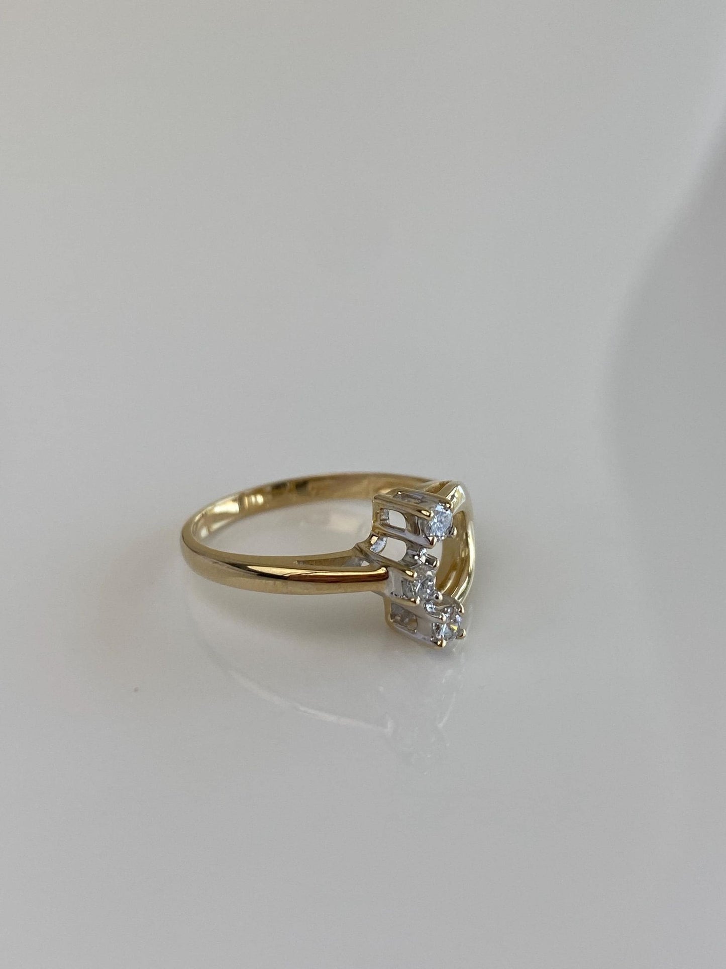 Vintage Solid 14k Yellow Gold Diamond Design Ring - Size 6