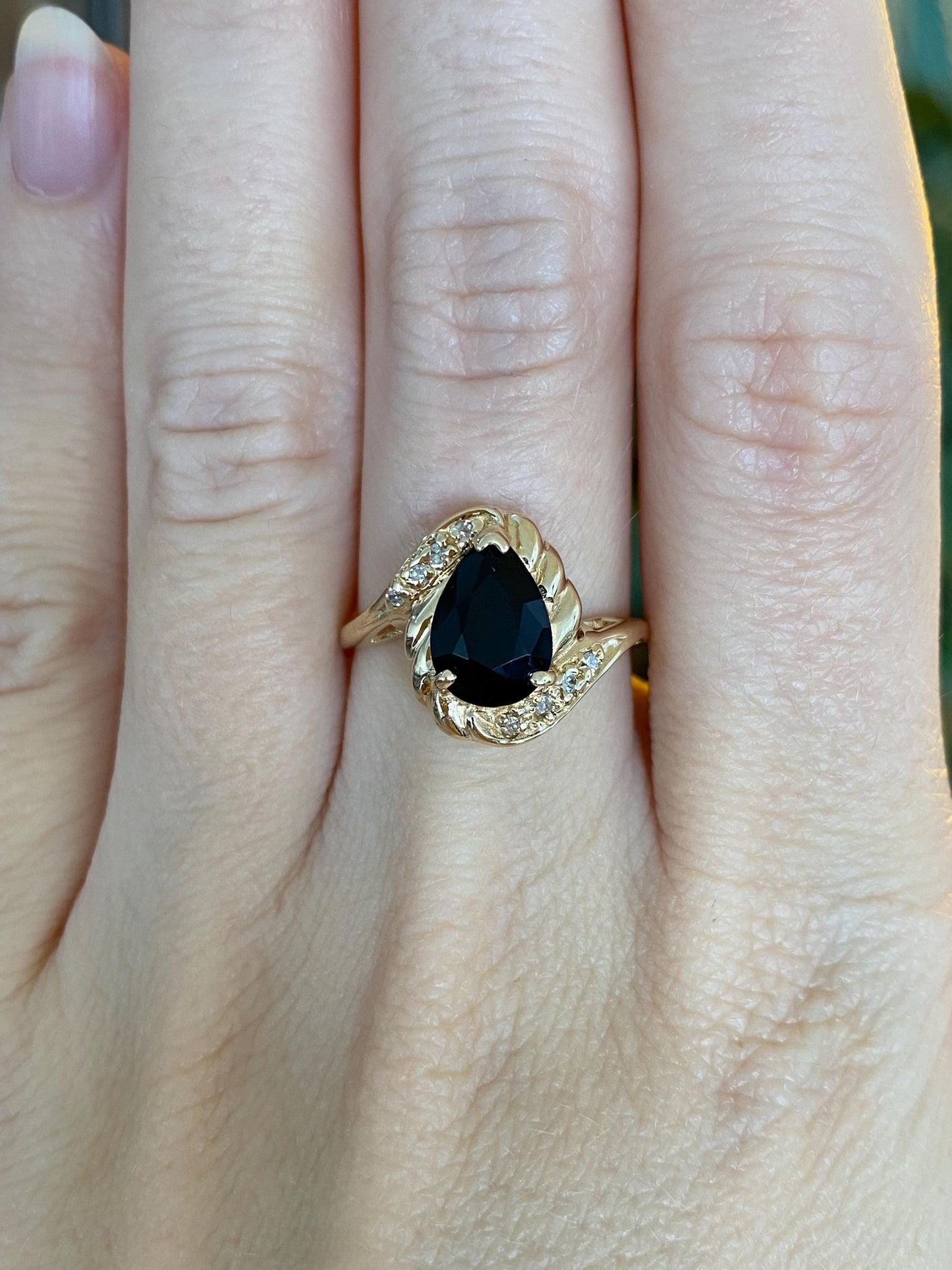 Vintage Solid 14k Yellow Gold Rose Cut Black Onyx Diamond Twist Ring - Size 7.5