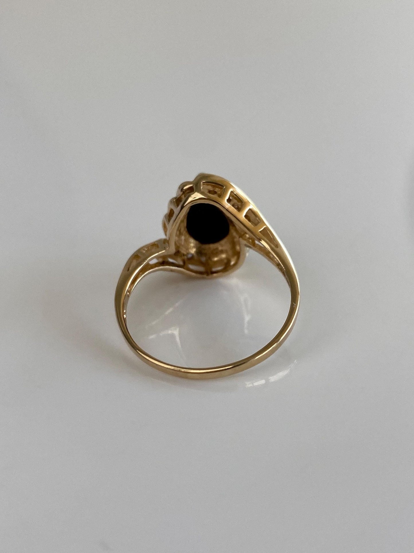 Vintage Solid 14k Yellow Gold Rose Cut Black Onyx Diamond Twist Ring - Size 7.5