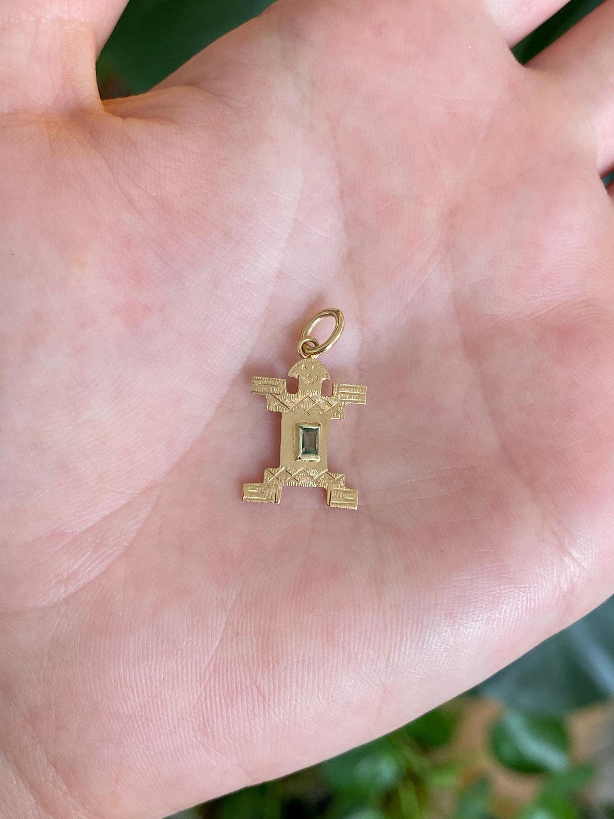 Vintage Solid 18k Yellow Gold Emerald Inca Charm