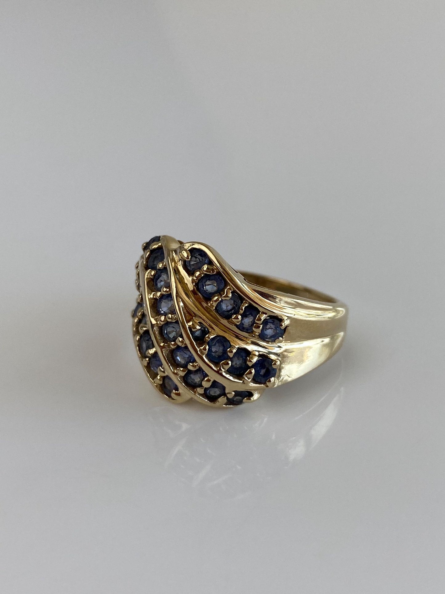 Vintage Solid 10k Yellow Gold Sapphire Twist Ring - Size 9
