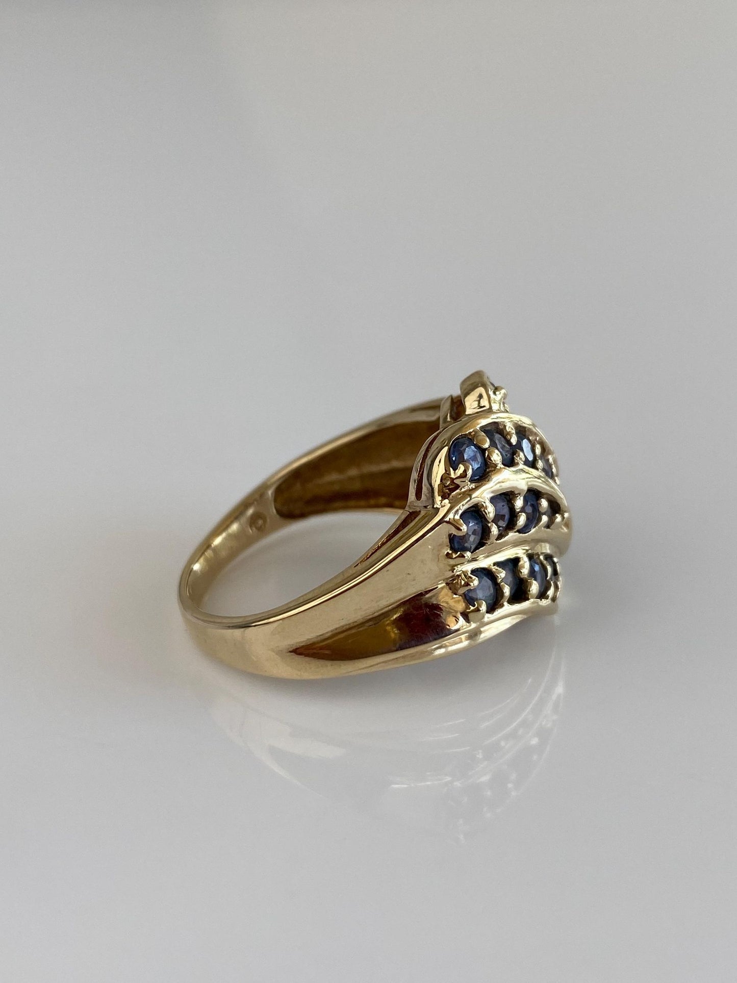 Vintage Solid 10k Yellow Gold Sapphire Twist Ring - Size 9