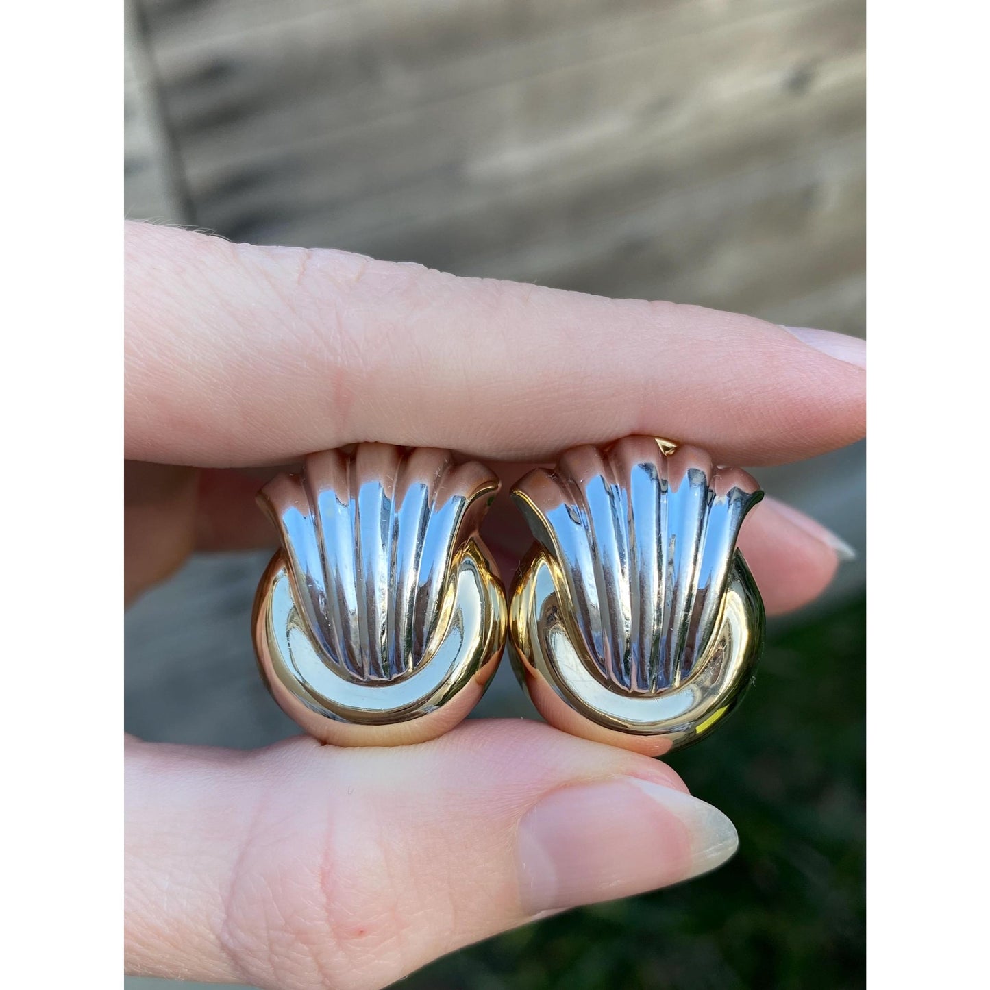 Vintage 14k White & Yellow Gold Fluted Stud Earrings