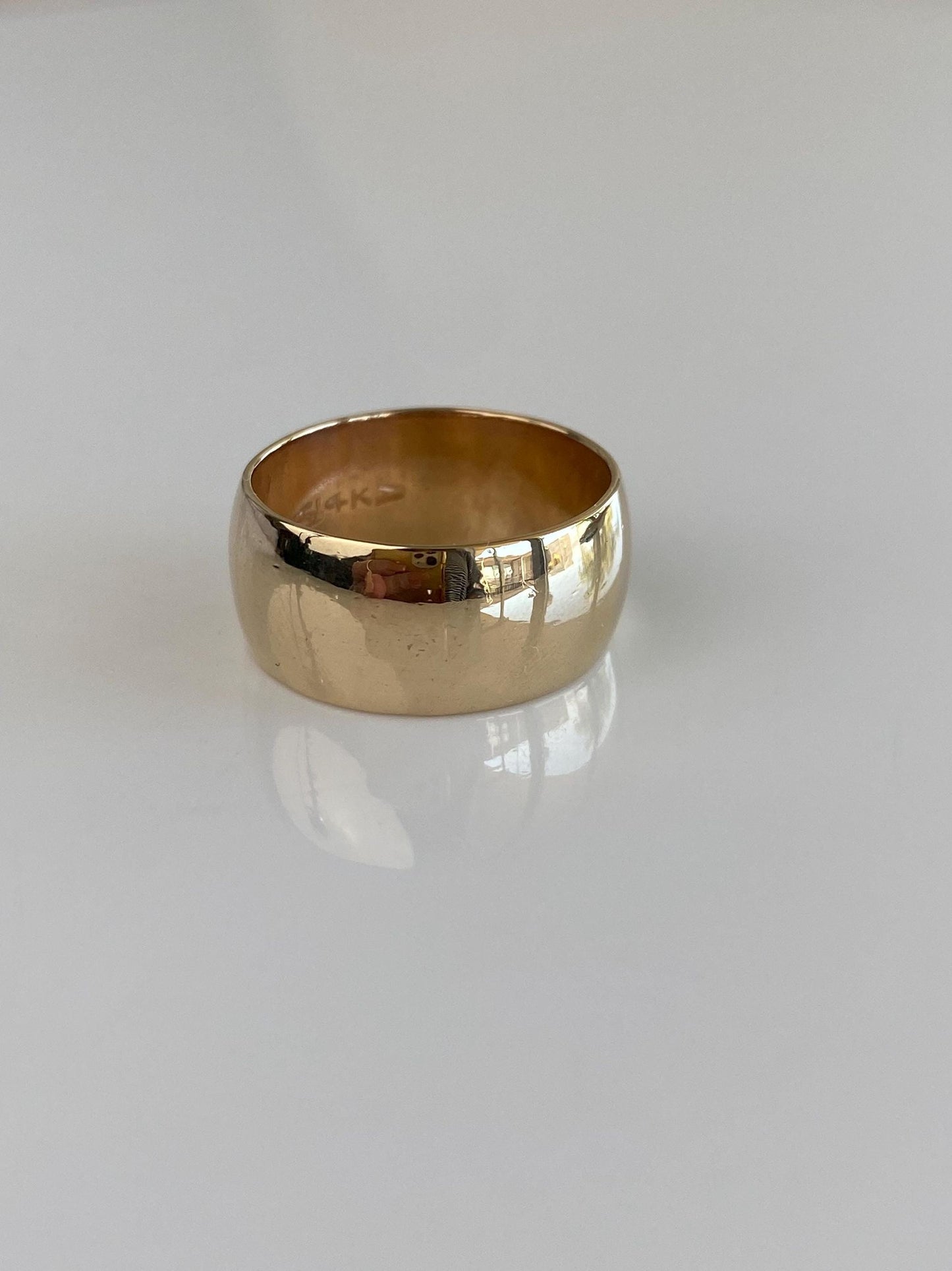 Vintage Solid 14k Yellow Gold Wide Ring Band - Size 8.25