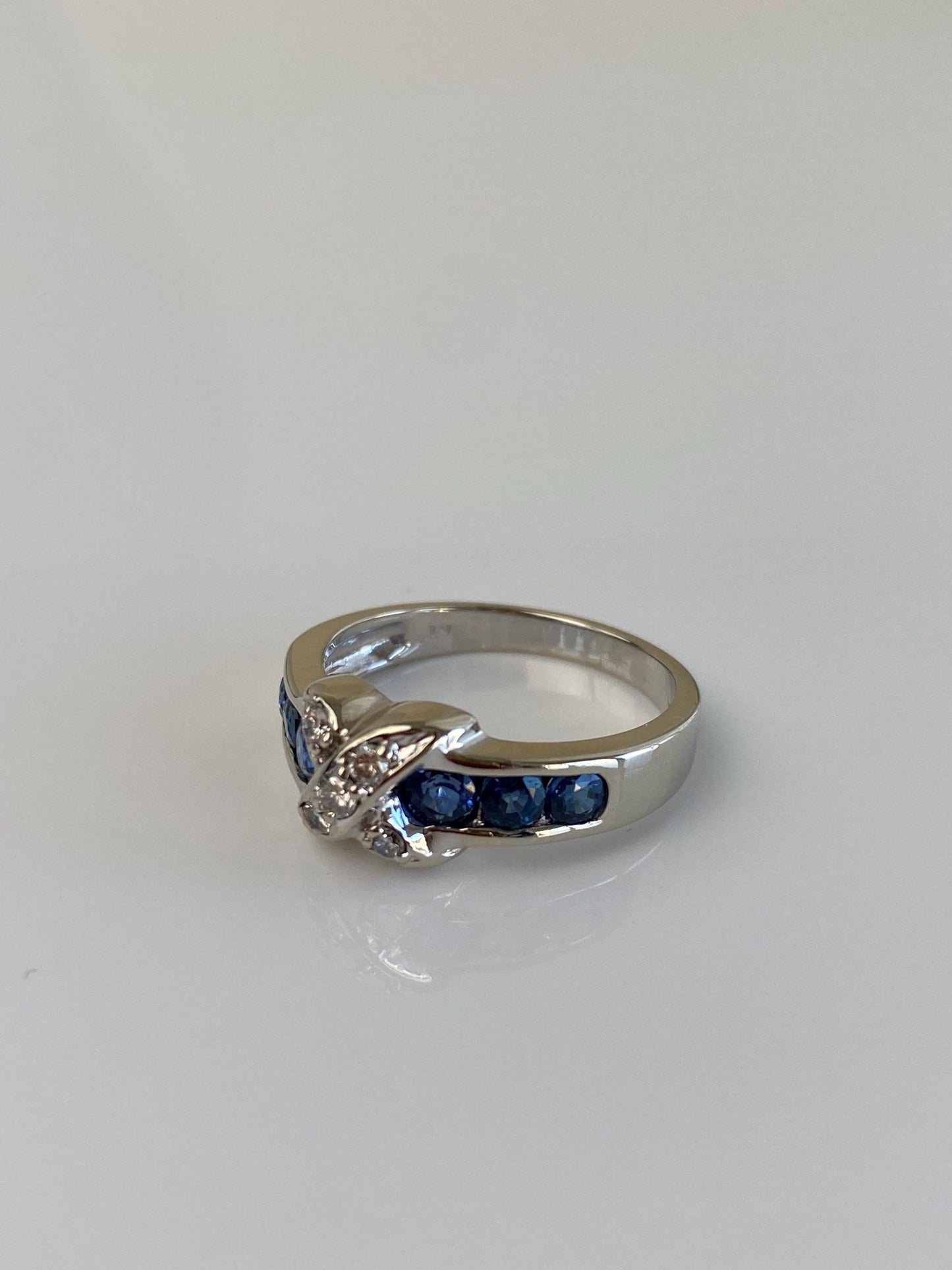 Vintage Solid 14k White Gold Diamond Blue Sapphire X Ring - Size 5.75