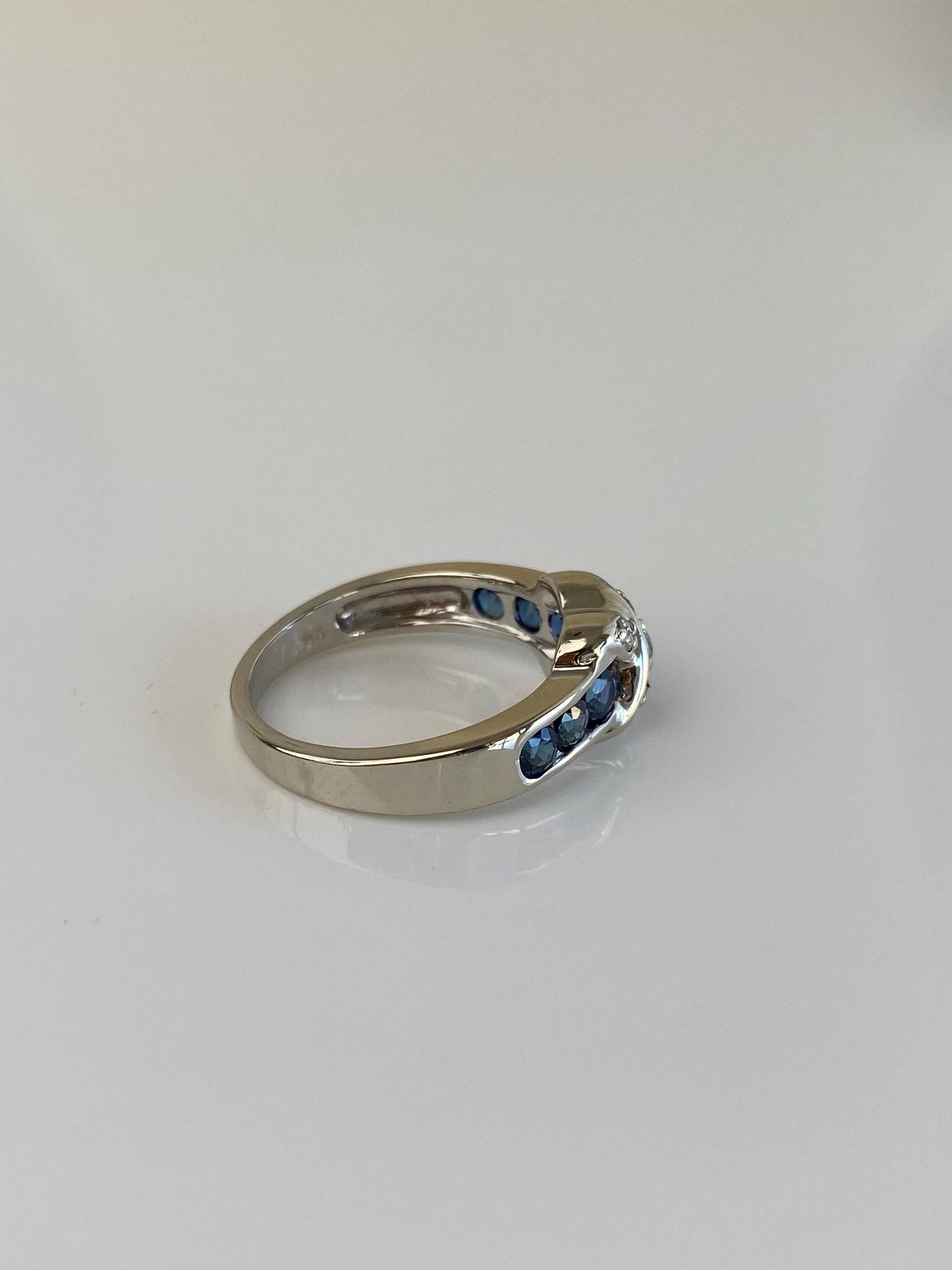 Vintage Solid 14k White Gold Diamond Blue Sapphire X Ring - Size 5.75