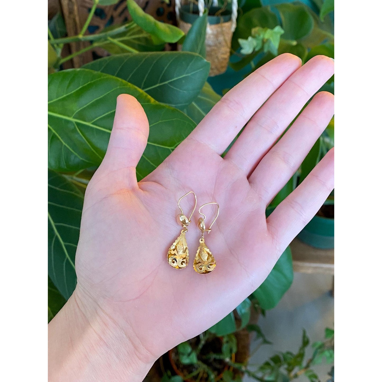 Vintage Solid 14k Yellow Gold Diamond Cut Open Work Dangle Earrings