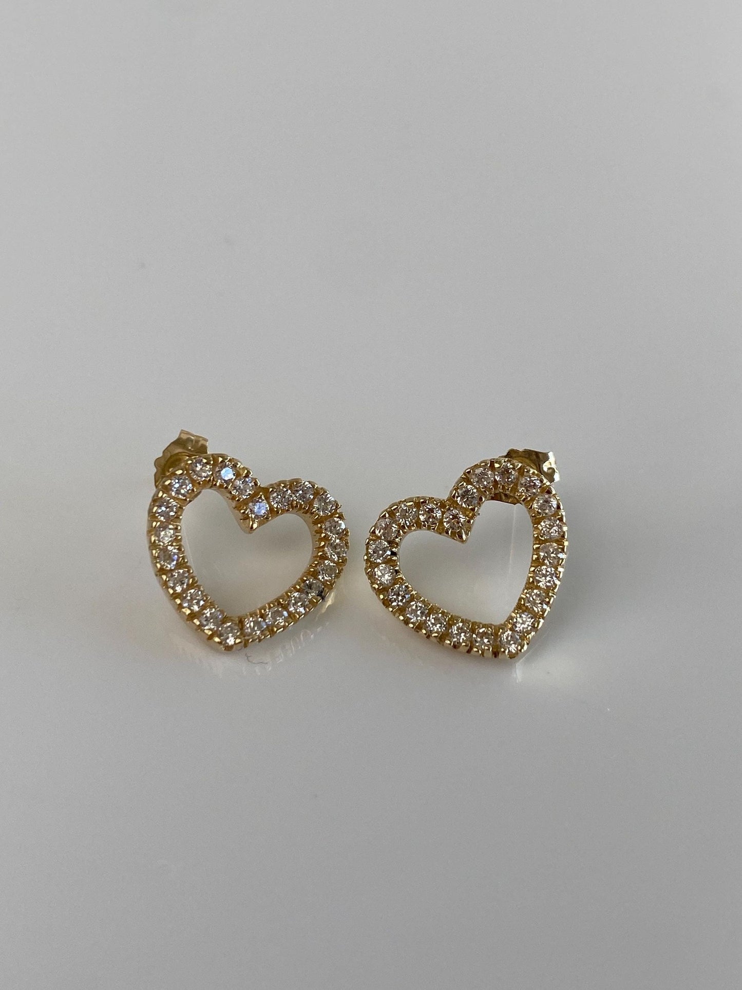 Vintage Solid 14k Yellow Gold Clear Cubic Zirconia Heart Stud Earrings