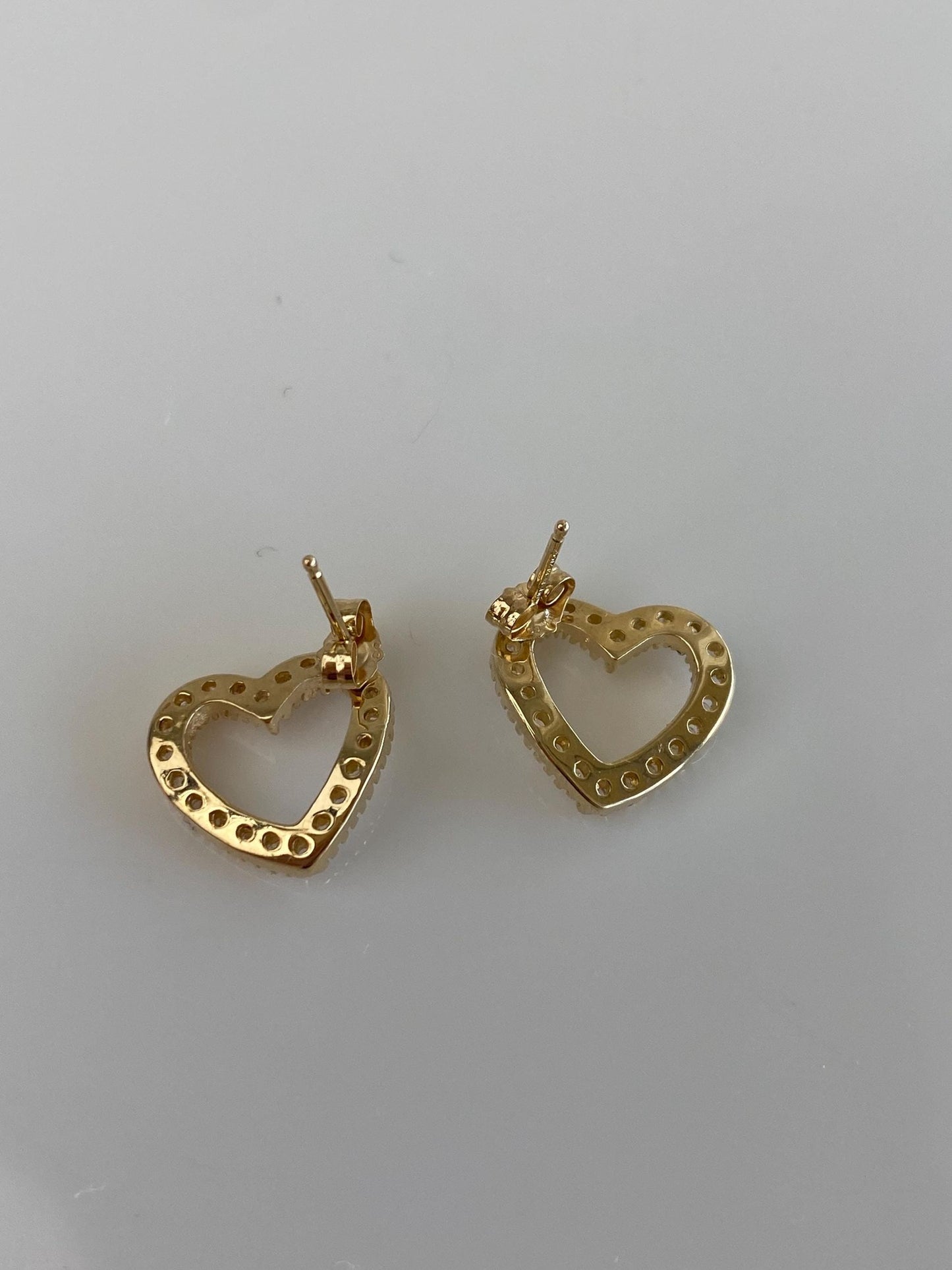 Vintage Solid 14k Yellow Gold Clear Cubic Zirconia Heart Stud Earrings