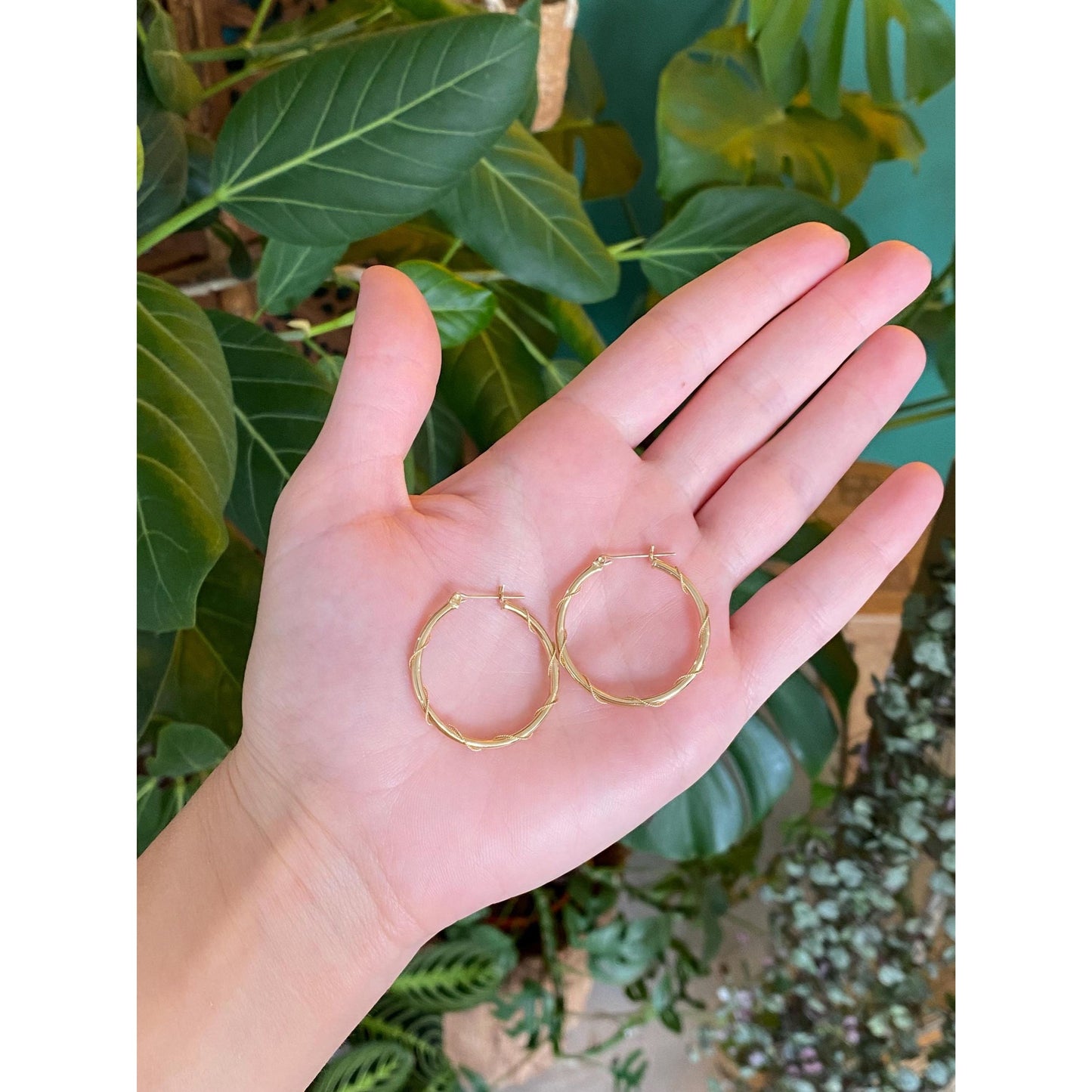 Vintage 14k Yellow Gold Twist Hoop Earrings