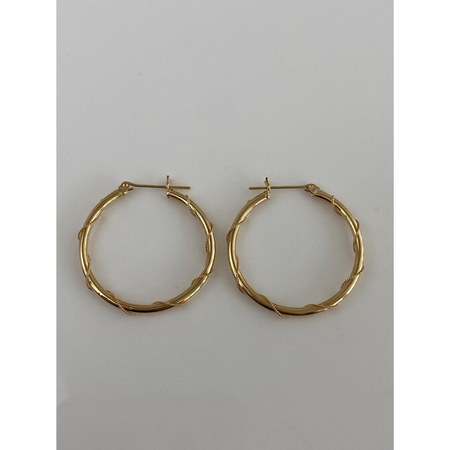 Vintage 14k Yellow Gold Twist Hoop Earrings