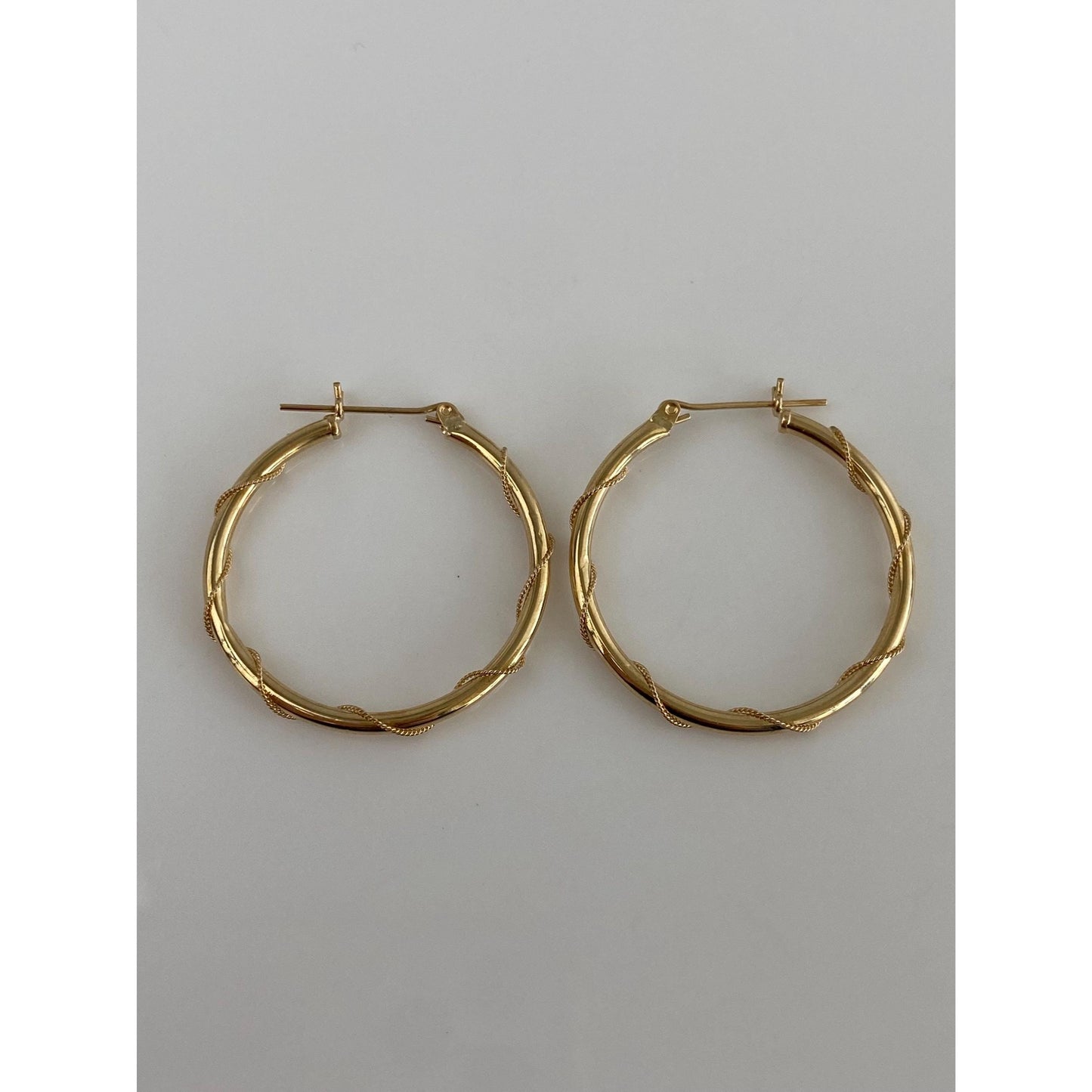 Vintage 14k Yellow Gold Twist Hoop Earrings