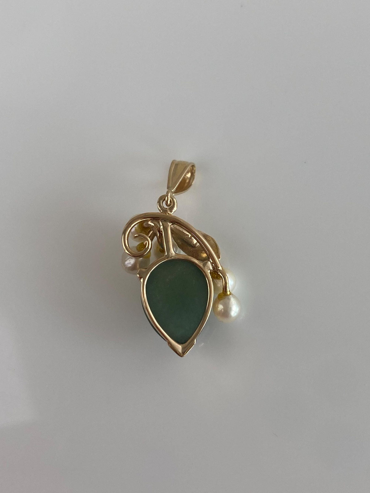 Vintage Solid 14k Yellow Gold Jade Pearls Leaf Charm