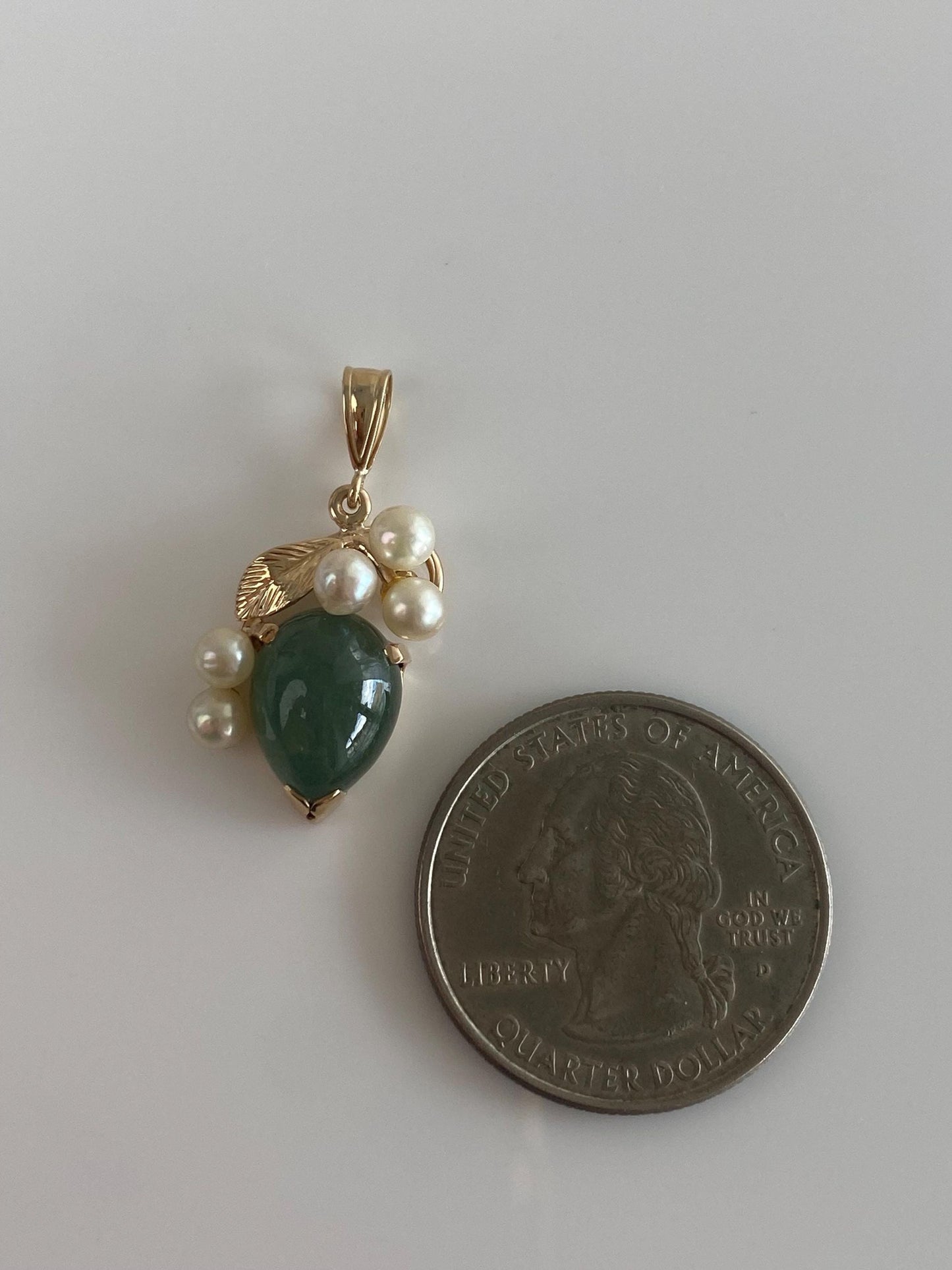 Vintage Solid 14k Yellow Gold Jade Pearls Leaf Charm