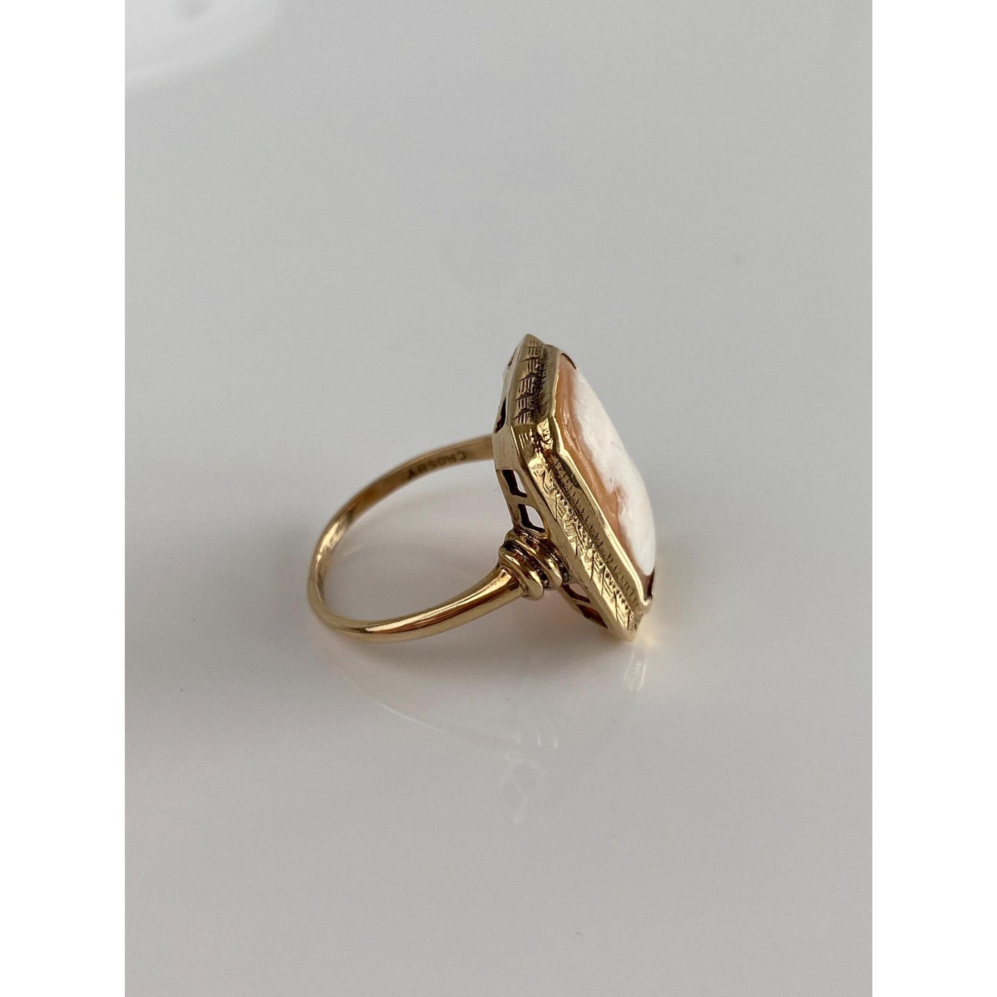 Vintage Solid 10k Yellow Gold Cameo Ring - Size 9.75