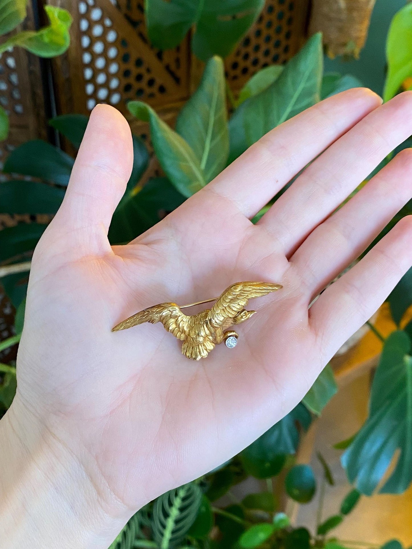 Vintage Solid 18k Yellow Gold Diamond Eagle Brooch Pin