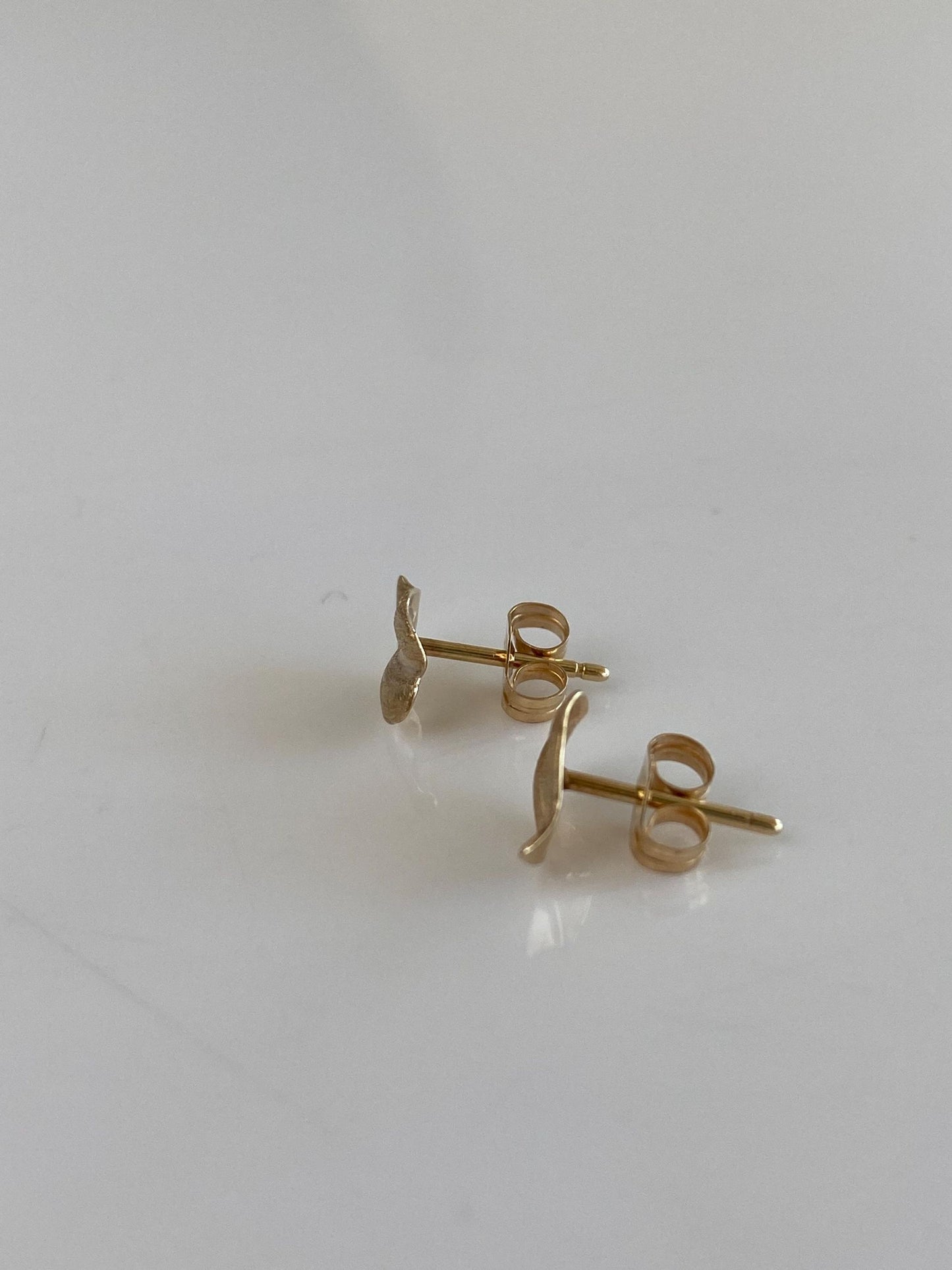 Vintage Solid 14k Yellow Gold Satin Leaf Stud Earrings