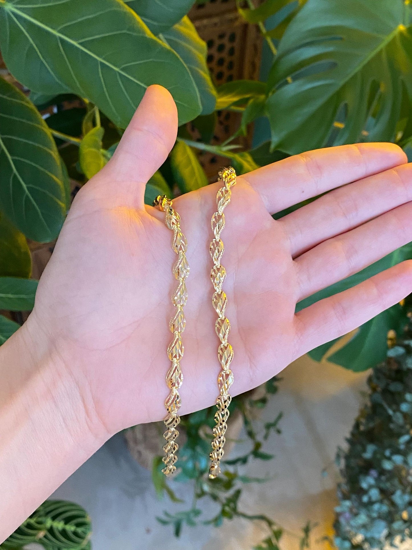 Vintage Solid 10k Yellow Gold Diamond Cut Link Necklace - 17 inches