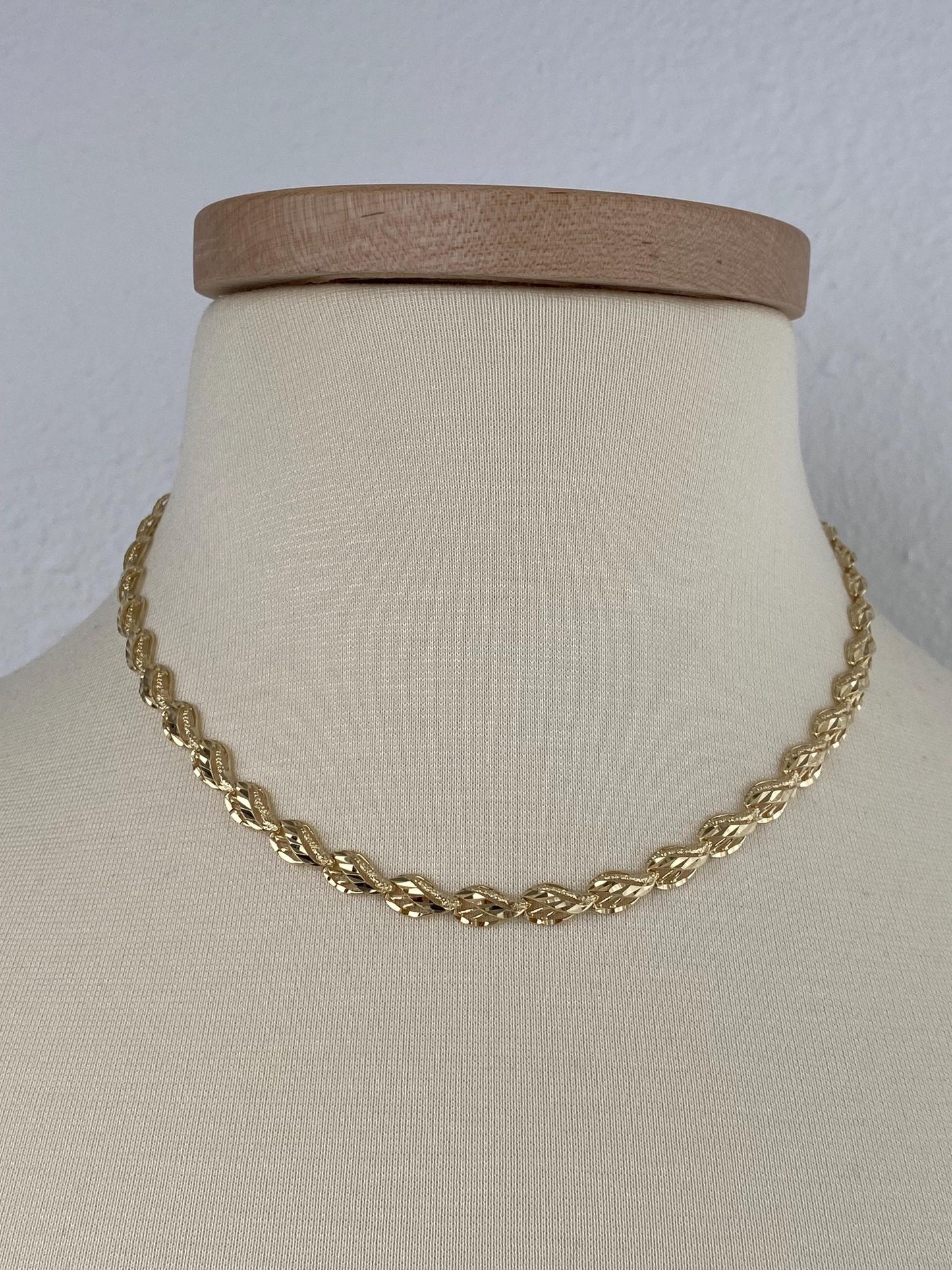 Vintage Solid 10k Yellow Gold Diamond Cut Link Necklace - 17 inches