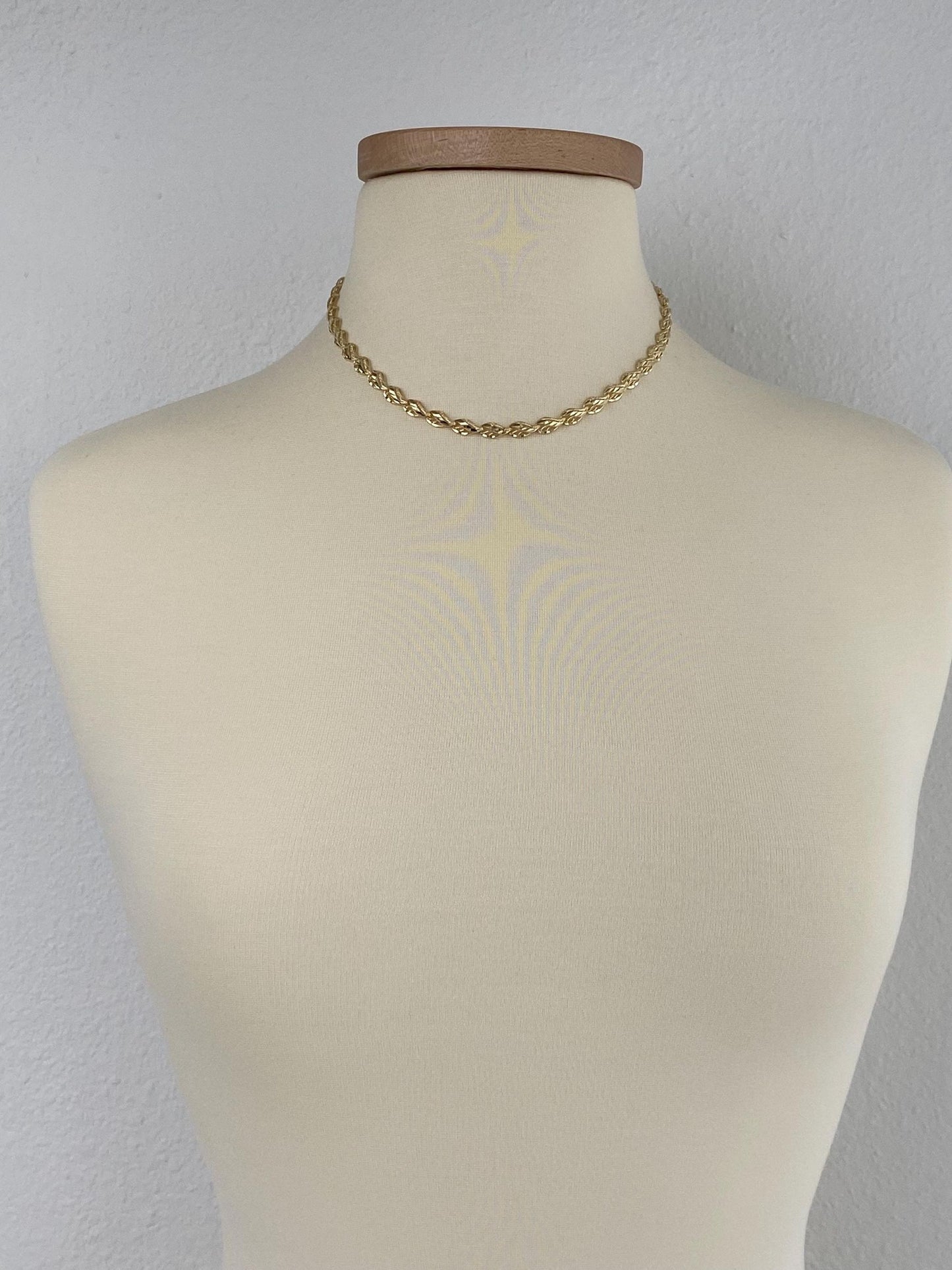 Vintage Solid 10k Yellow Gold Diamond Cut Link Necklace - 17 inches