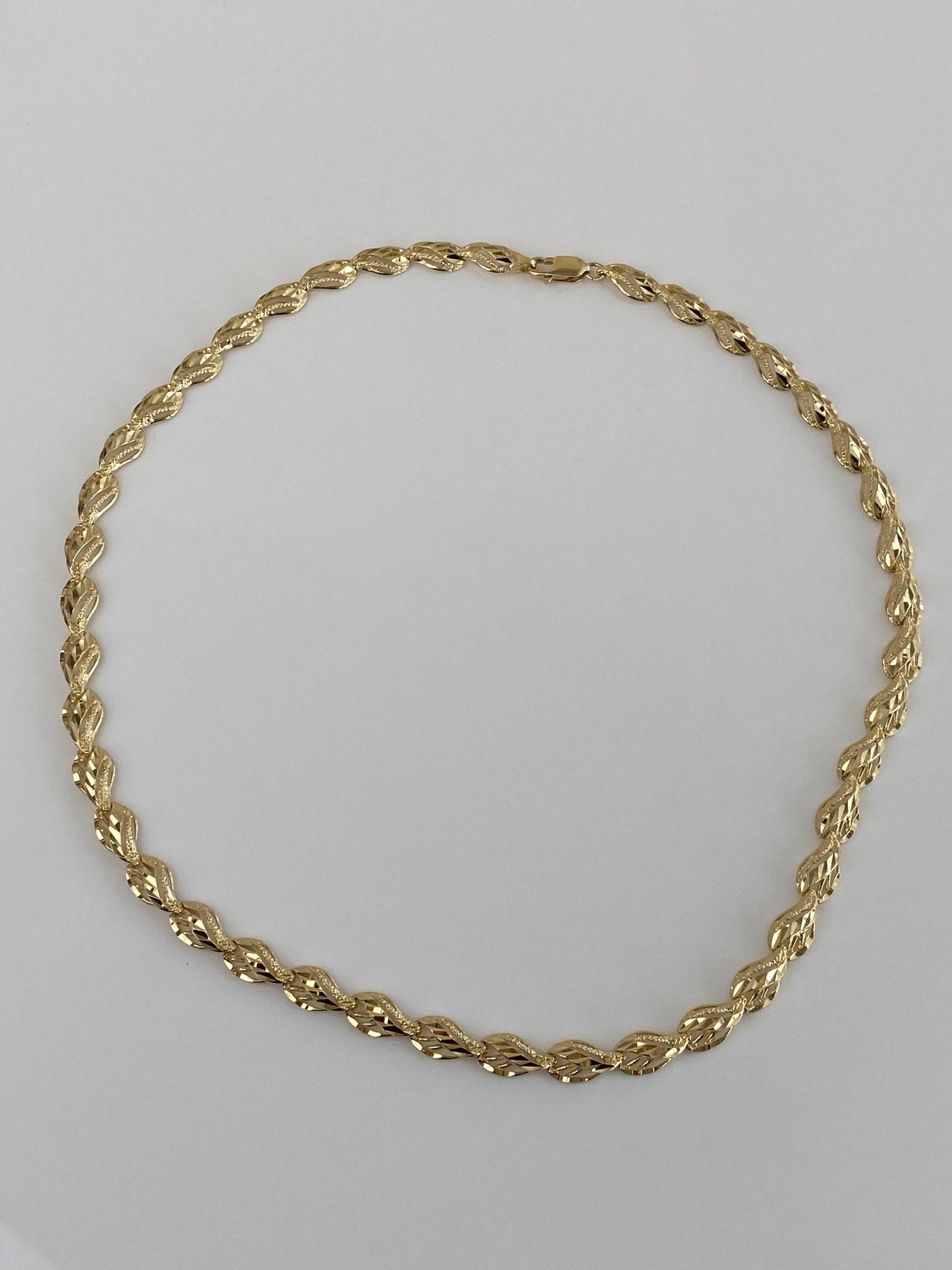 Vintage Solid 10k Yellow Gold Diamond Cut Link Necklace - 17 inches