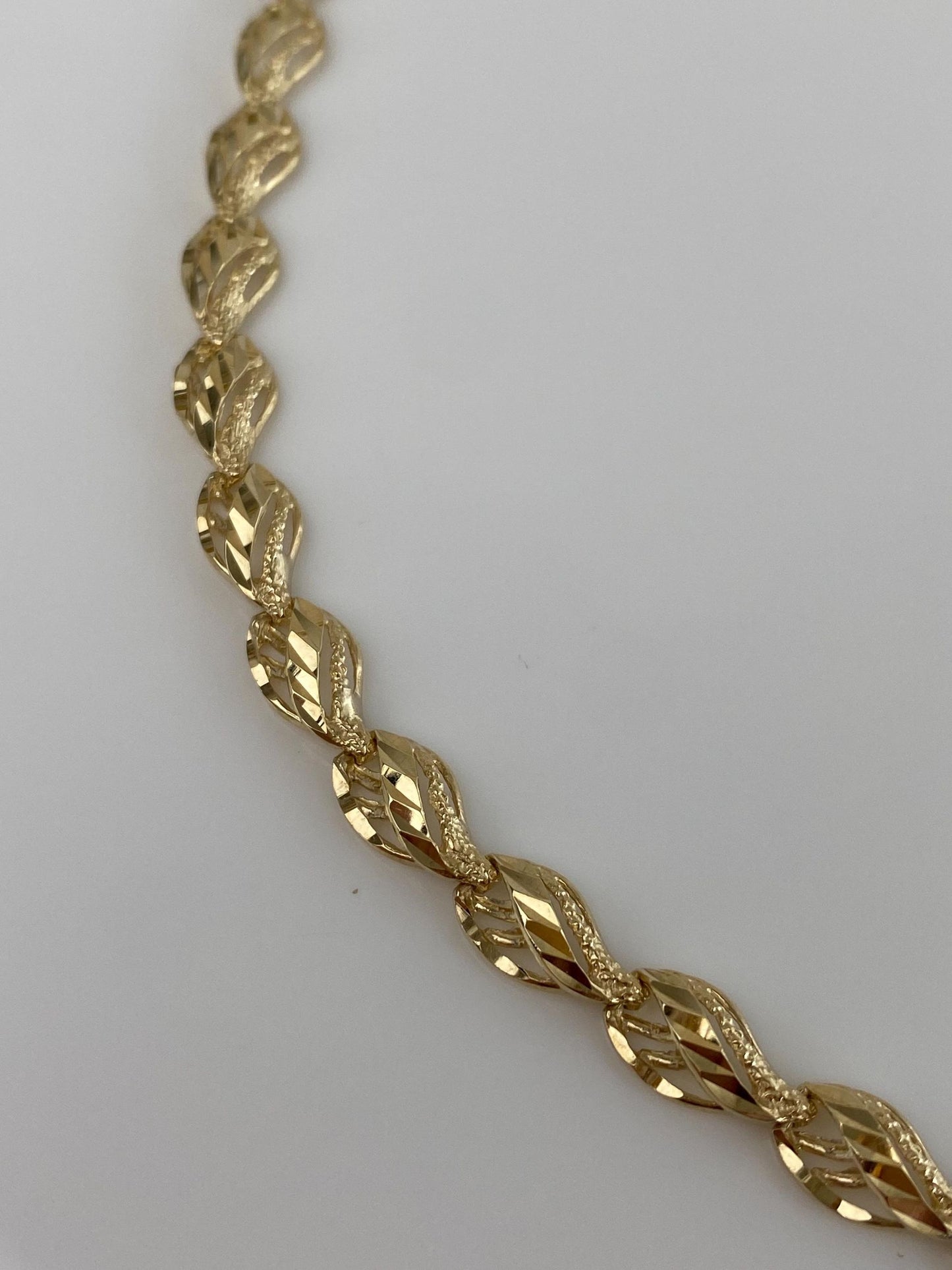 Vintage Solid 10k Yellow Gold Diamond Cut Link Necklace - 17 inches