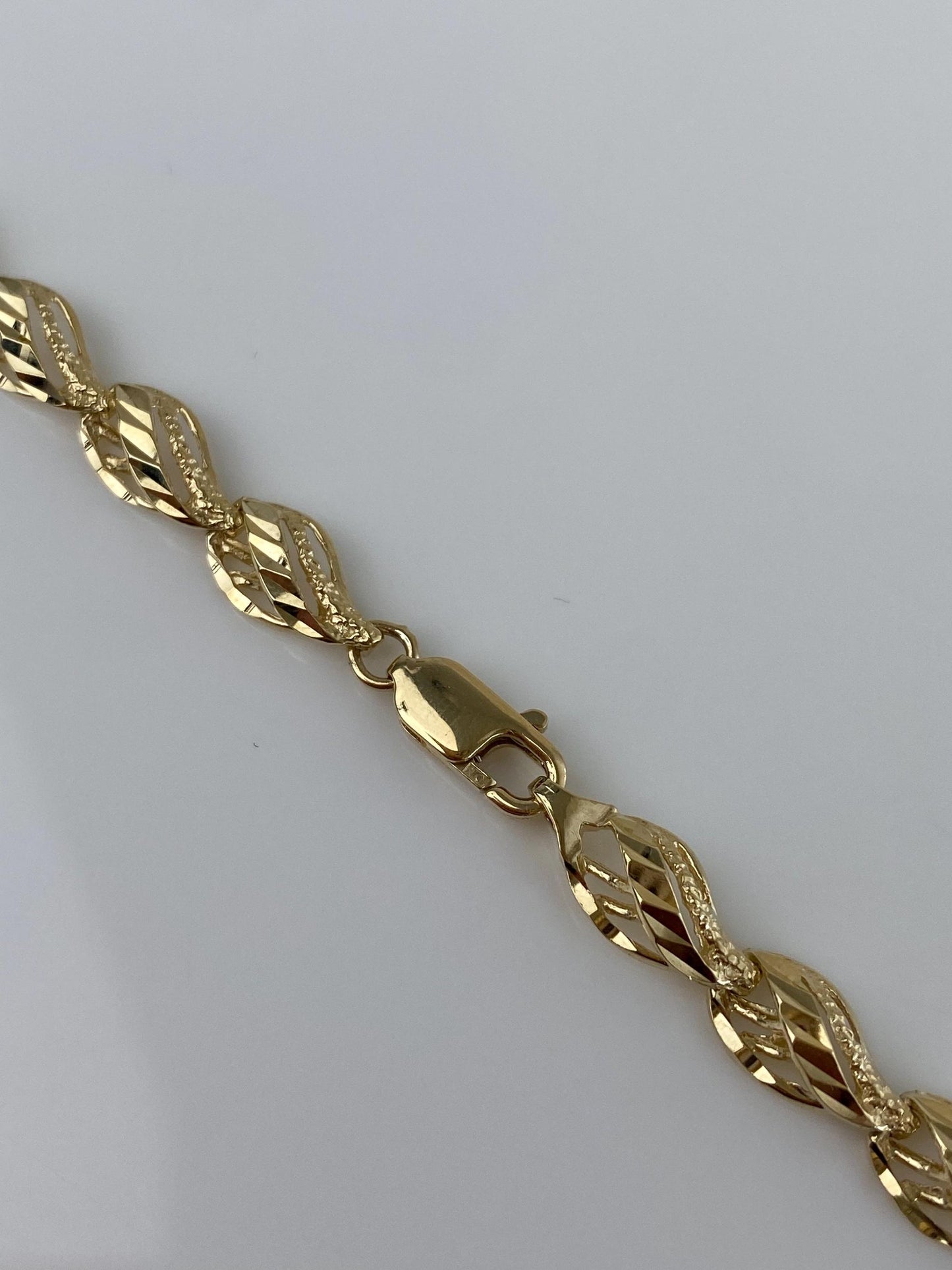 Vintage Solid 10k Yellow Gold Diamond Cut Link Necklace - 17 inches
