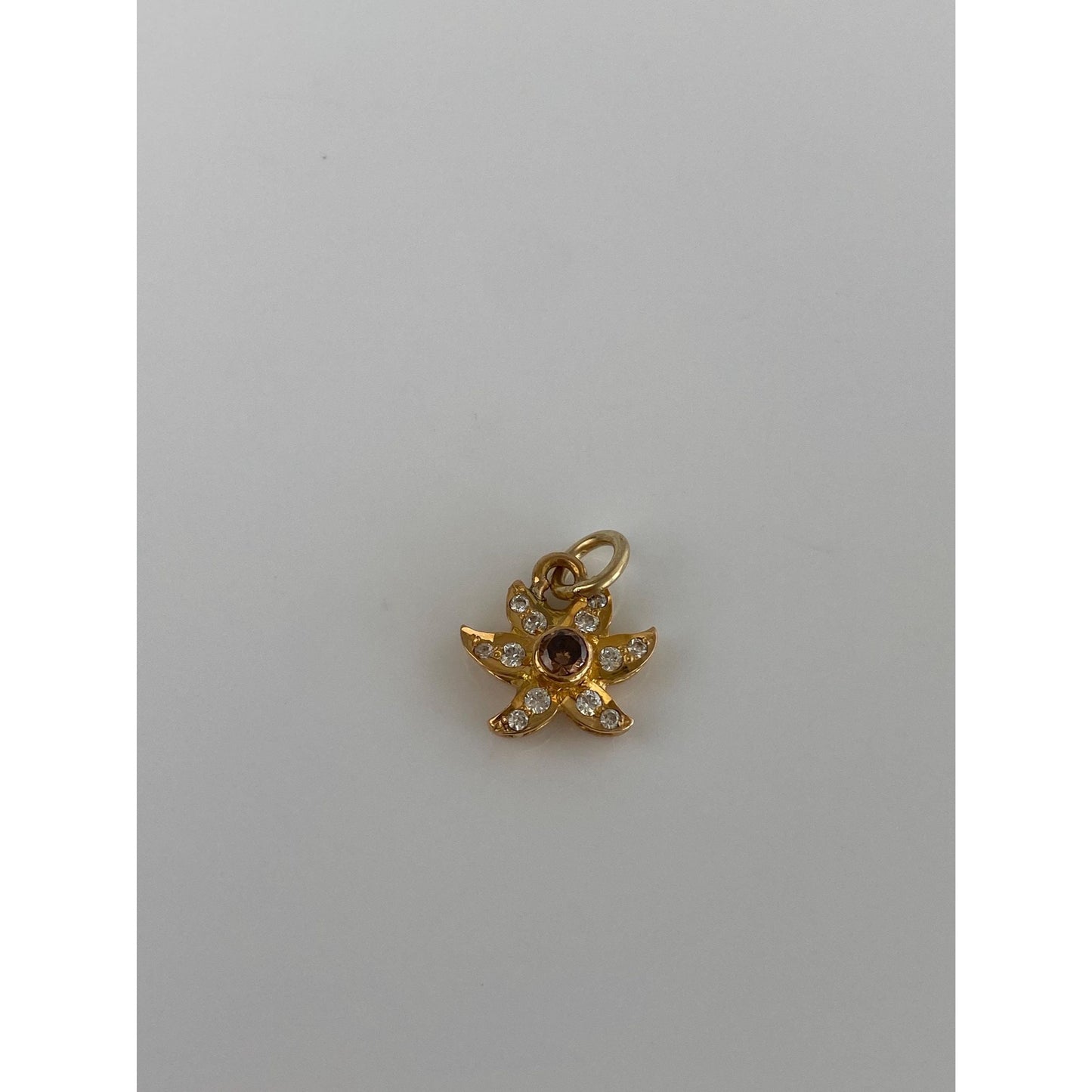 Vintage Solid 18k Yellow Gold Cubic Zirconia Abstract Flower Charm