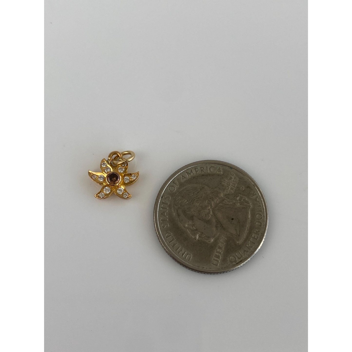 Vintage Solid 18k Yellow Gold Cubic Zirconia Abstract Flower Charm
