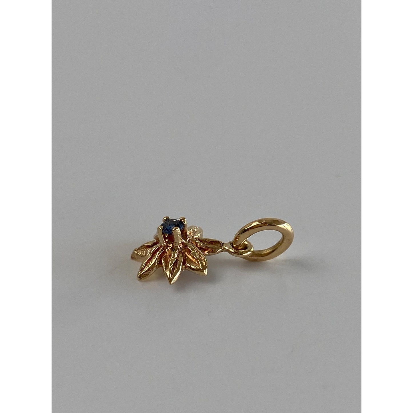 Vintage Solid 14k Yellow Gold Blue Spinel Flower Charm