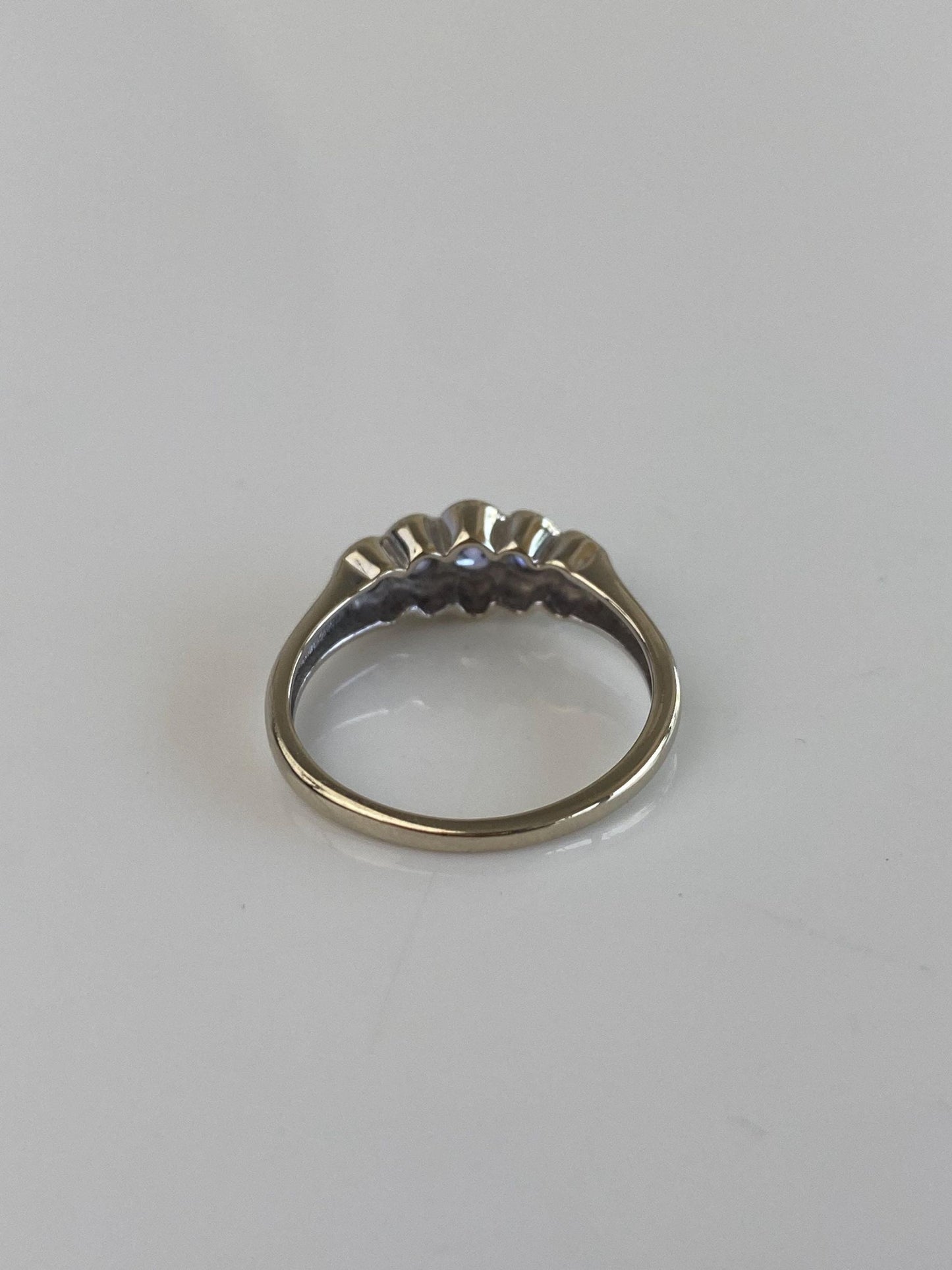 Solid 14k White Gold Light Purple Cubic Zirconia Row Ring - Size 6.5
