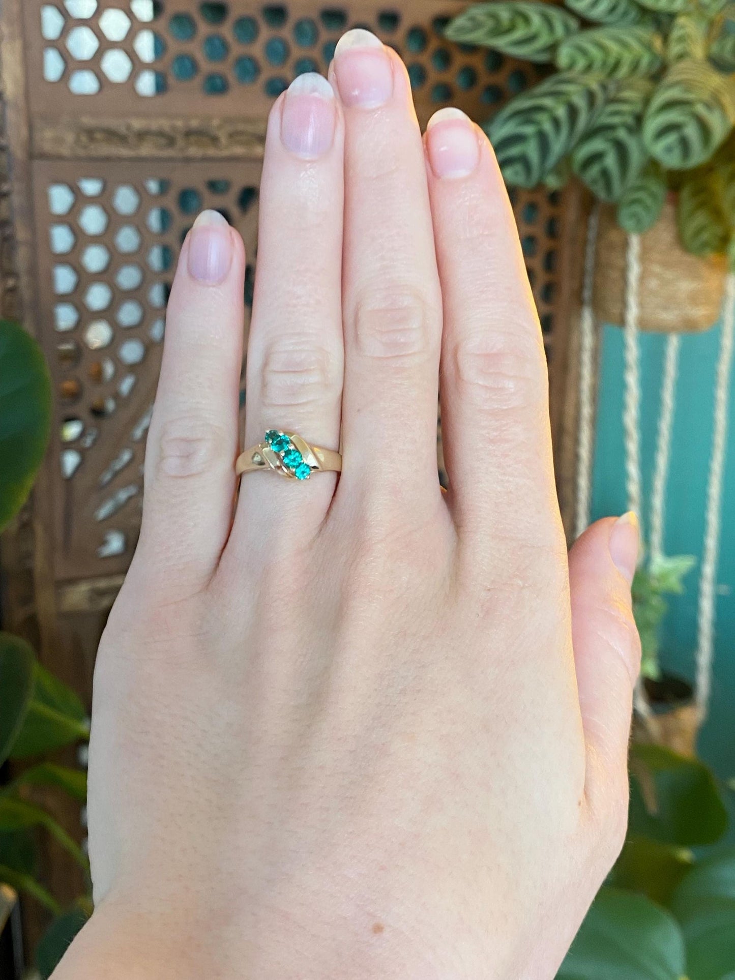 Vintage Solid 14k Yellow Gold Green Cubic Zirconia Ring - Size 5.5