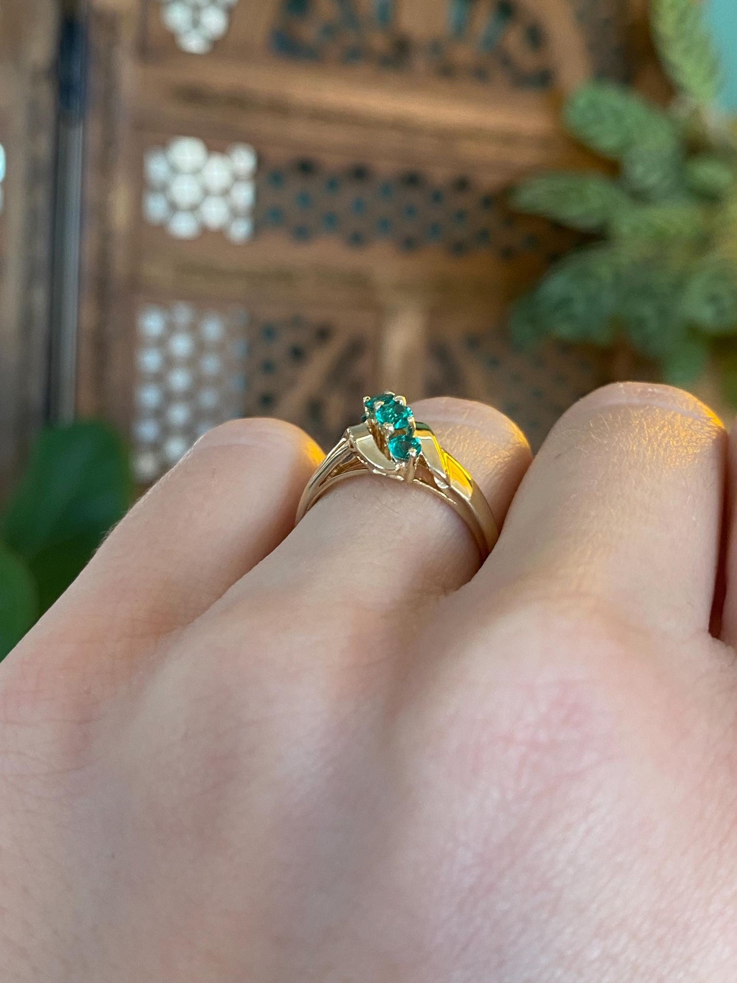 Vintage Solid 14k Yellow Gold Green Cubic Zirconia Ring - Size 5.5