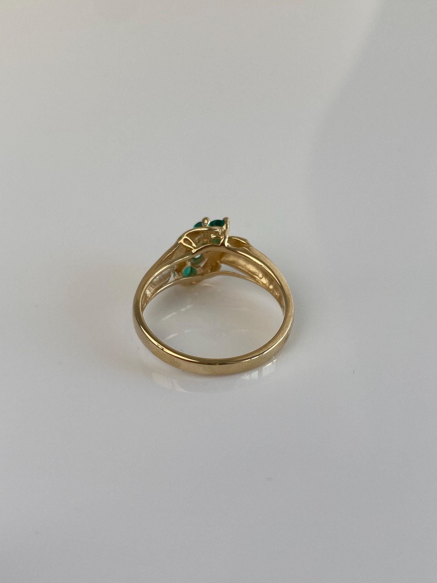 Vintage Solid 14k Yellow Gold Green Cubic Zirconia Ring - Size 5.5