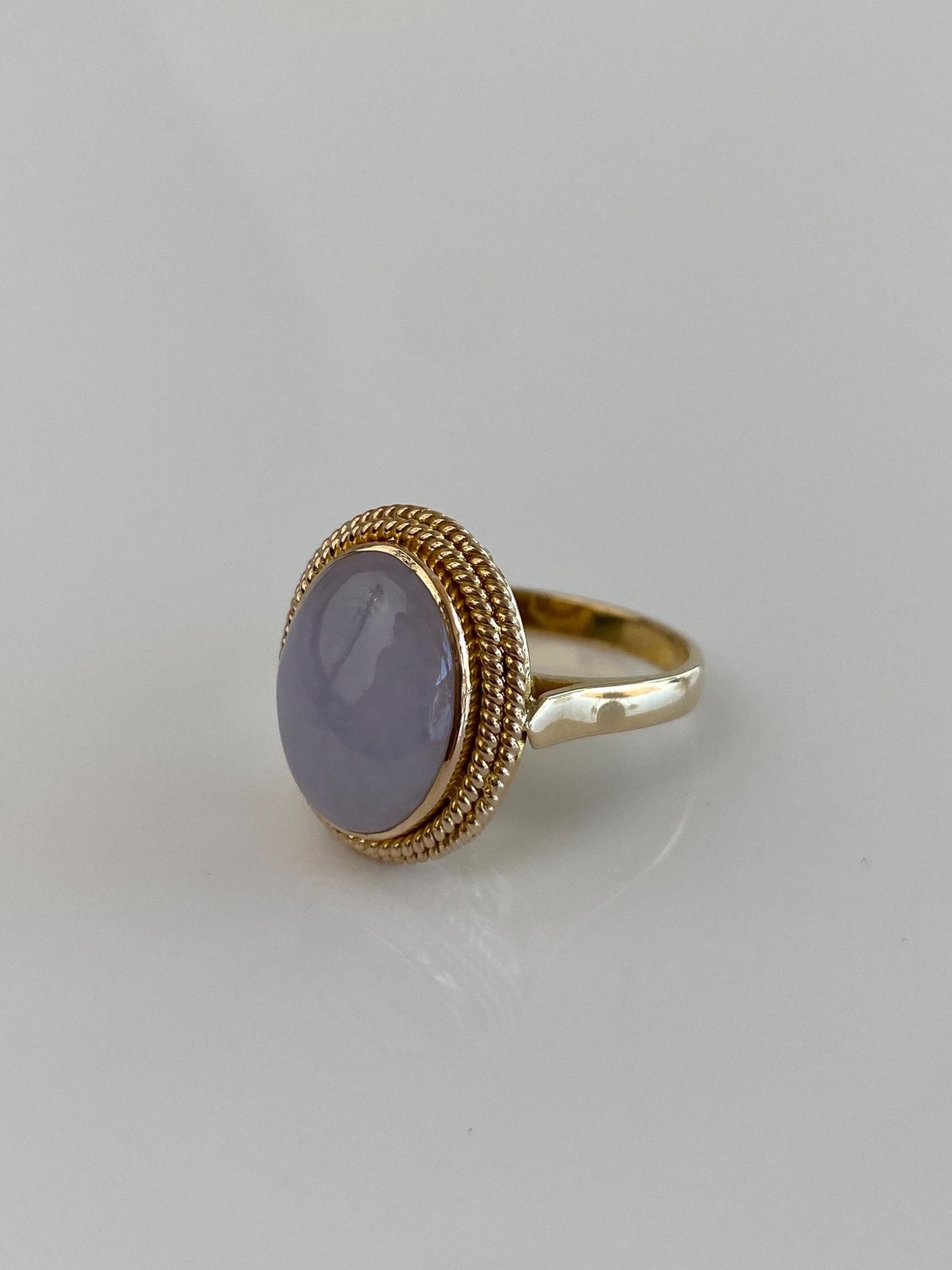 Solid 10k Yellow Gold Light Purple Jade Ring - Size 6