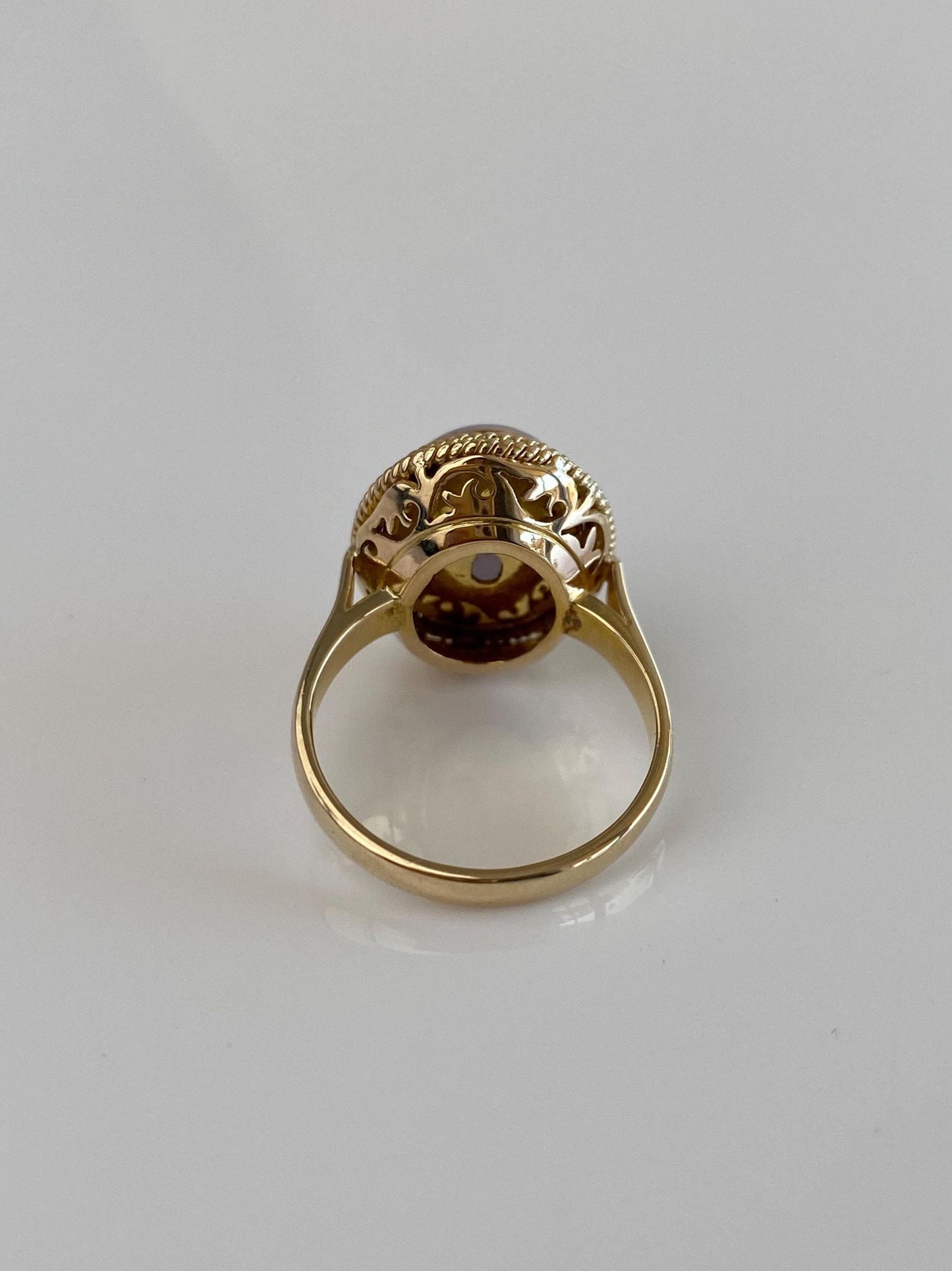Solid 10k Yellow Gold Light Purple Jade Ring - Size 6