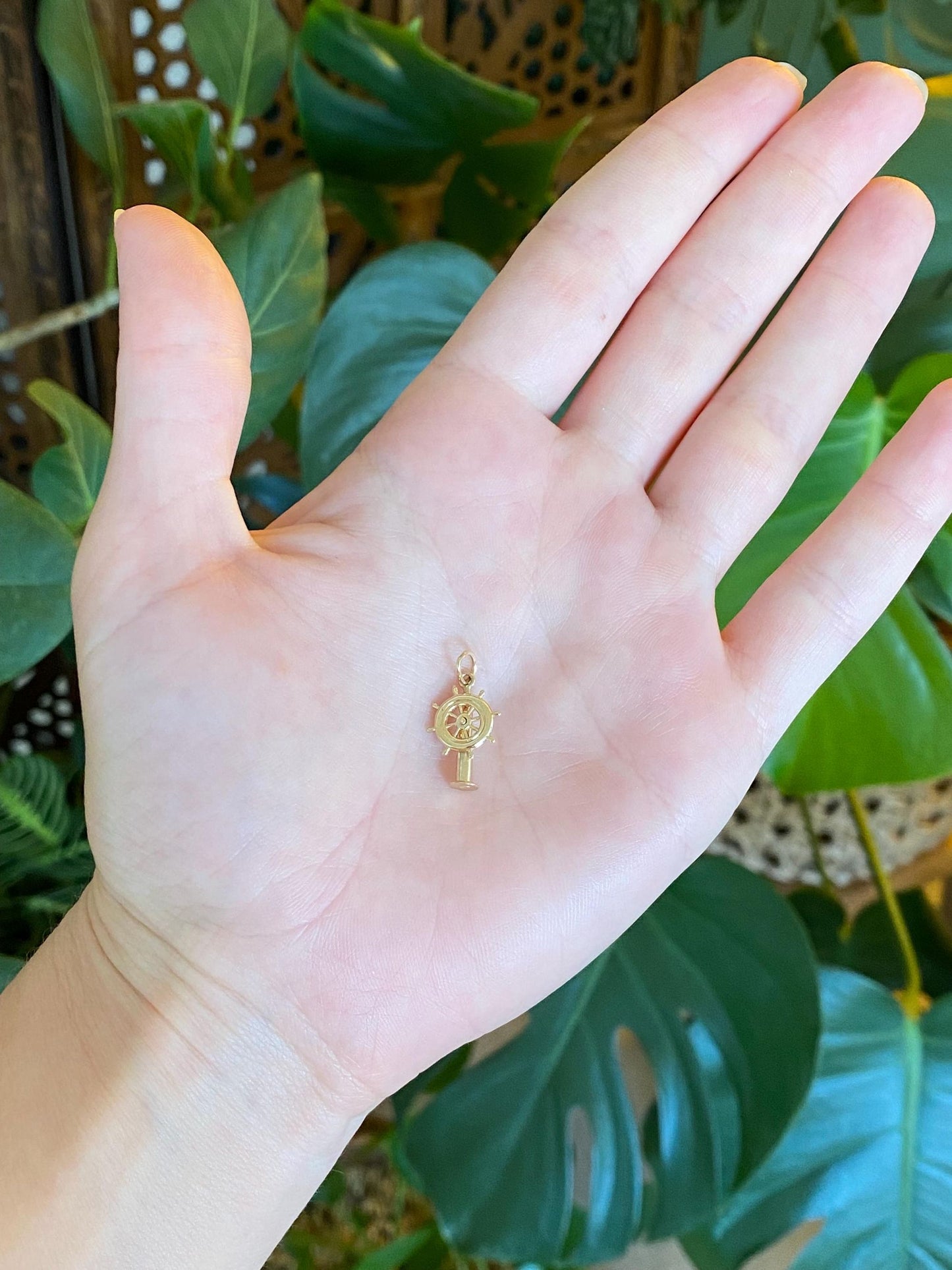 Vintage 10k Yellow Gold Articulated Helm Charm