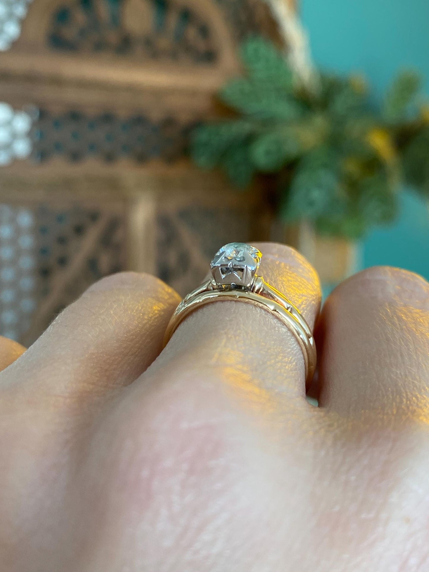 Vintage Solid 14k White & Yellow Gold Diamond Ring - Size 6.5