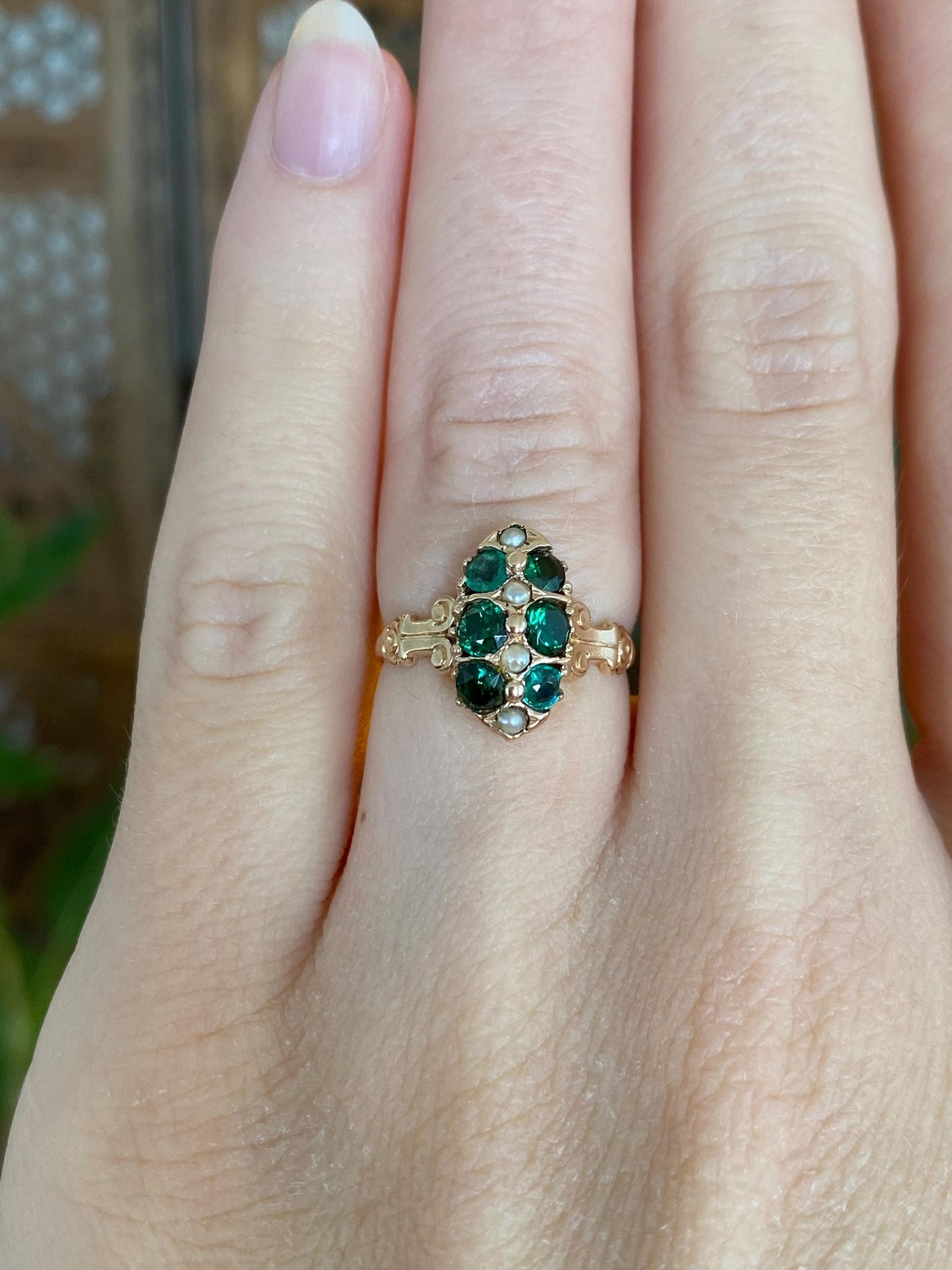 Vintage Solid 10k Rosey Gold Green Spinel Seed Pearls Ring - Size 4