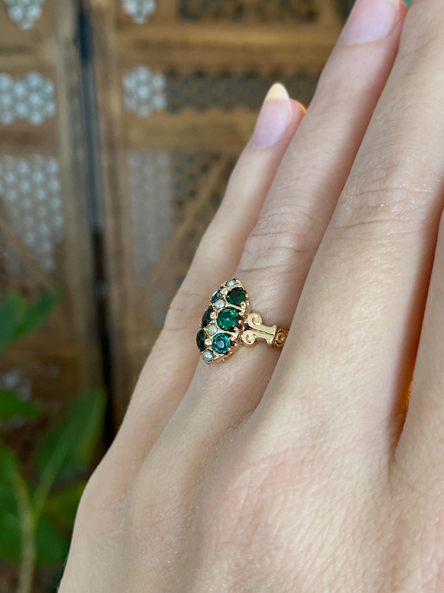 Vintage Solid 10k Rosey Gold Green Spinel Seed Pearls Ring - Size 4