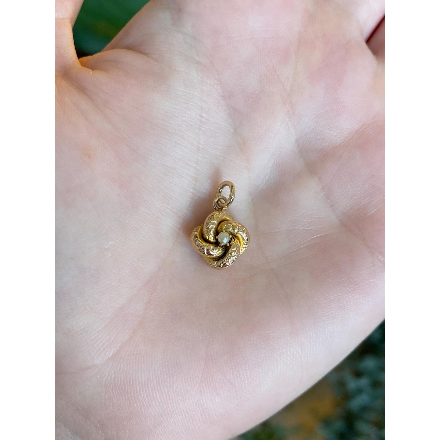 Vintage 10k Yellow Gold Seed Pearl Knot Charm
