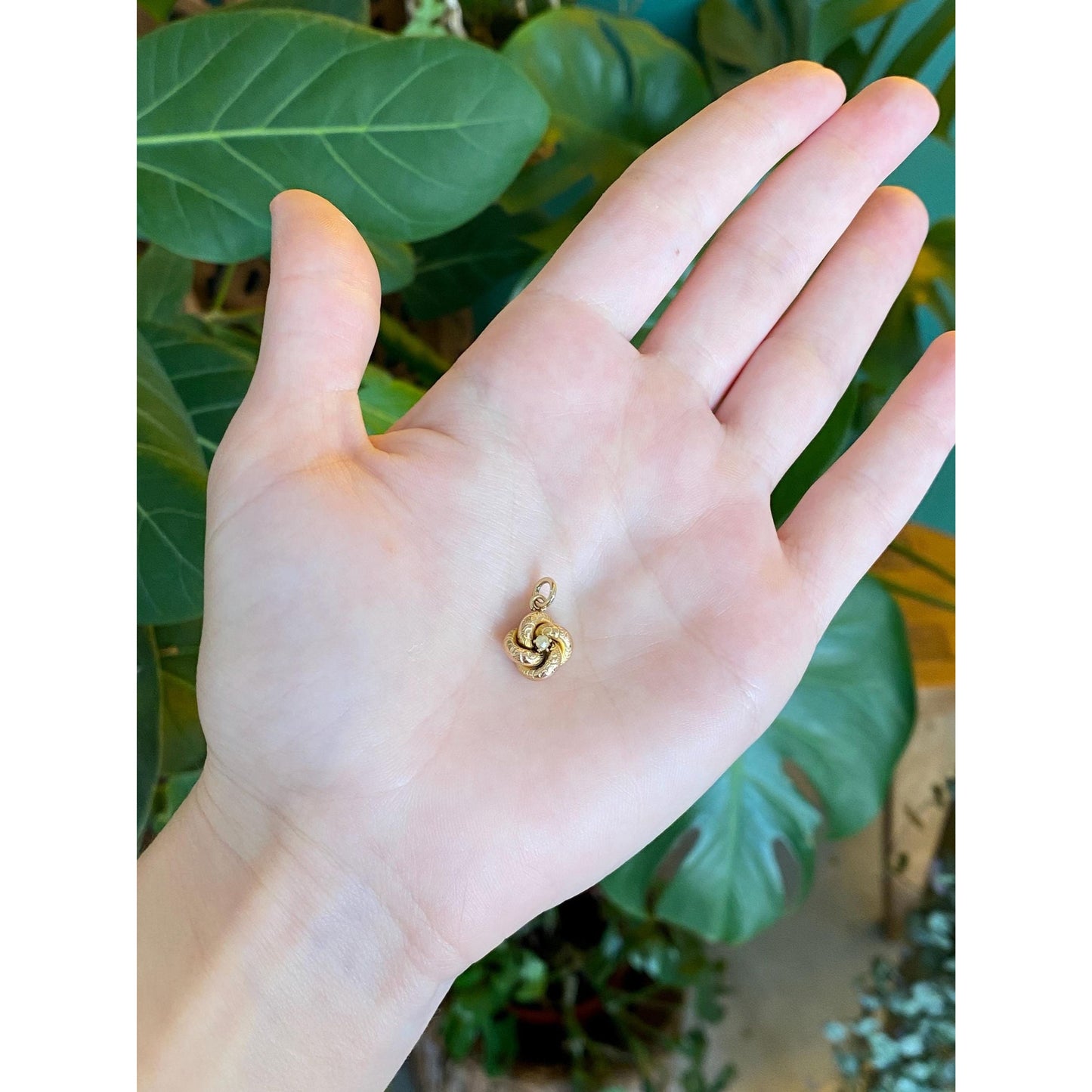 Vintage 10k Yellow Gold Seed Pearl Knot Charm
