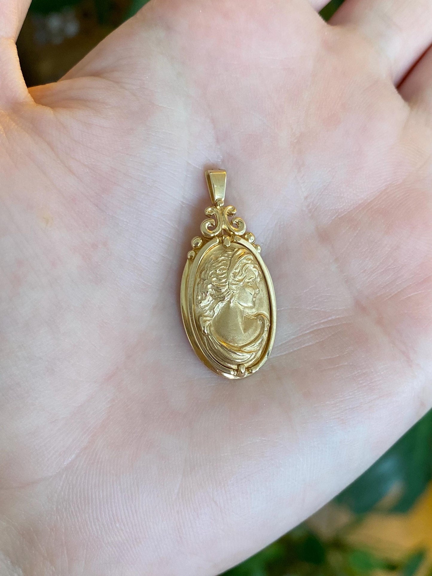 Vintage Solid 14k Yellow Gold Cameo Charm