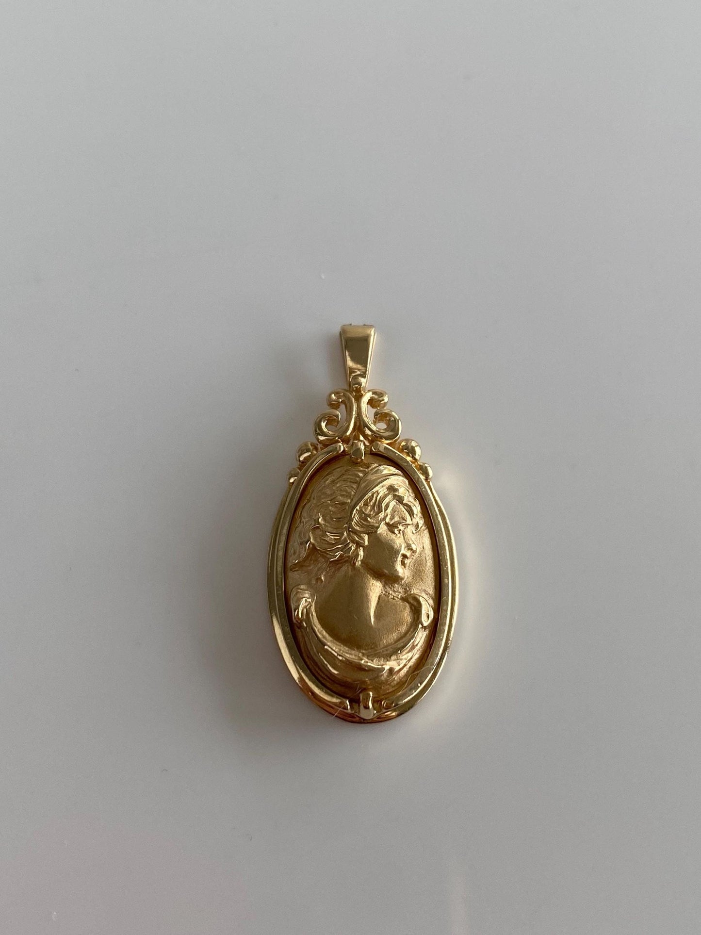 Vintage Solid 14k Yellow Gold Cameo Charm