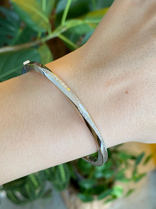 Vintage 18k White Gold Diamonds Bangle Bracelet - 7 Inches