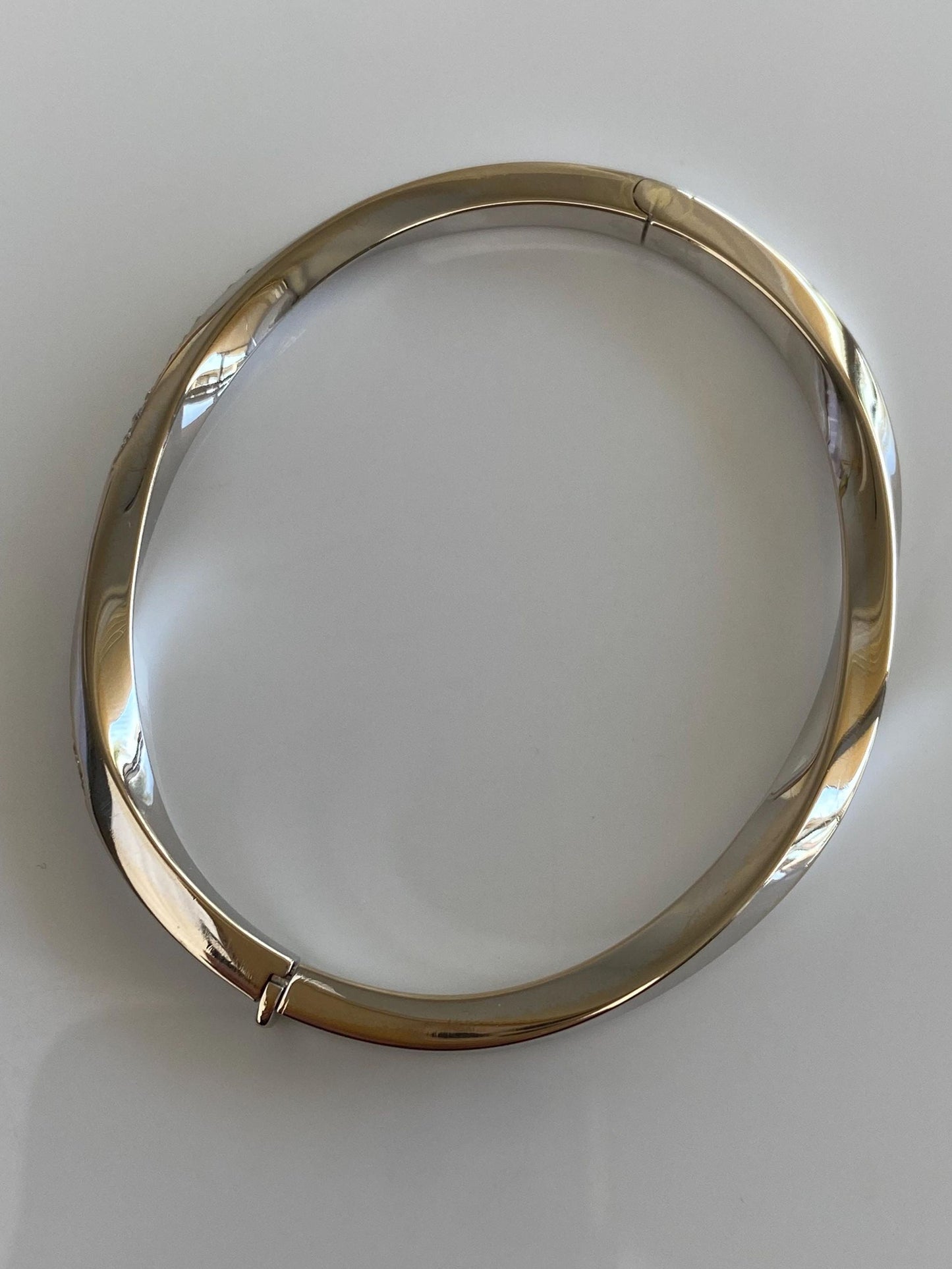 Vintage 18k White Gold Diamonds Bangle Bracelet - 7 Inches