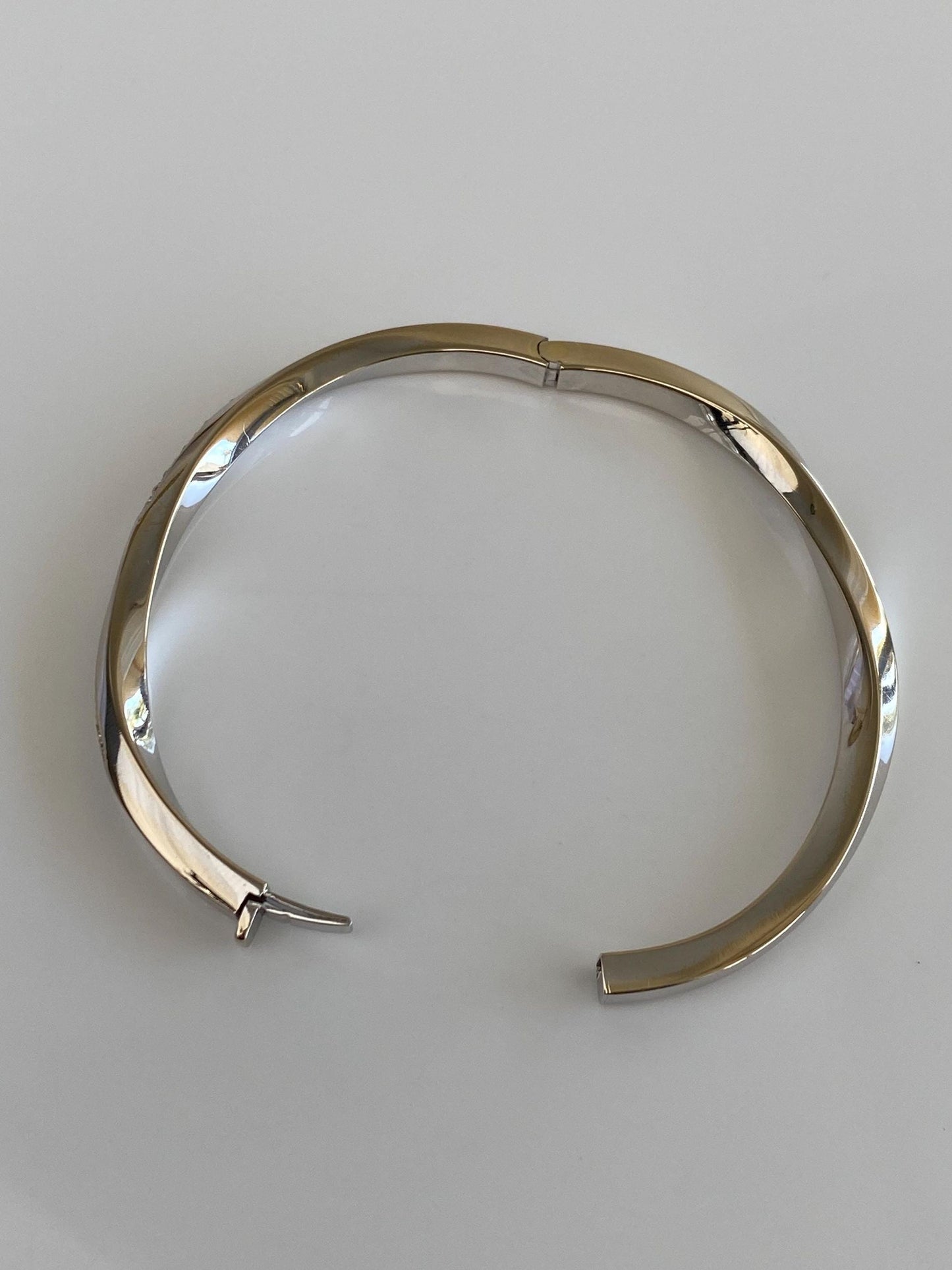 Vintage 18k White Gold Diamonds Bangle Bracelet - 7 Inches