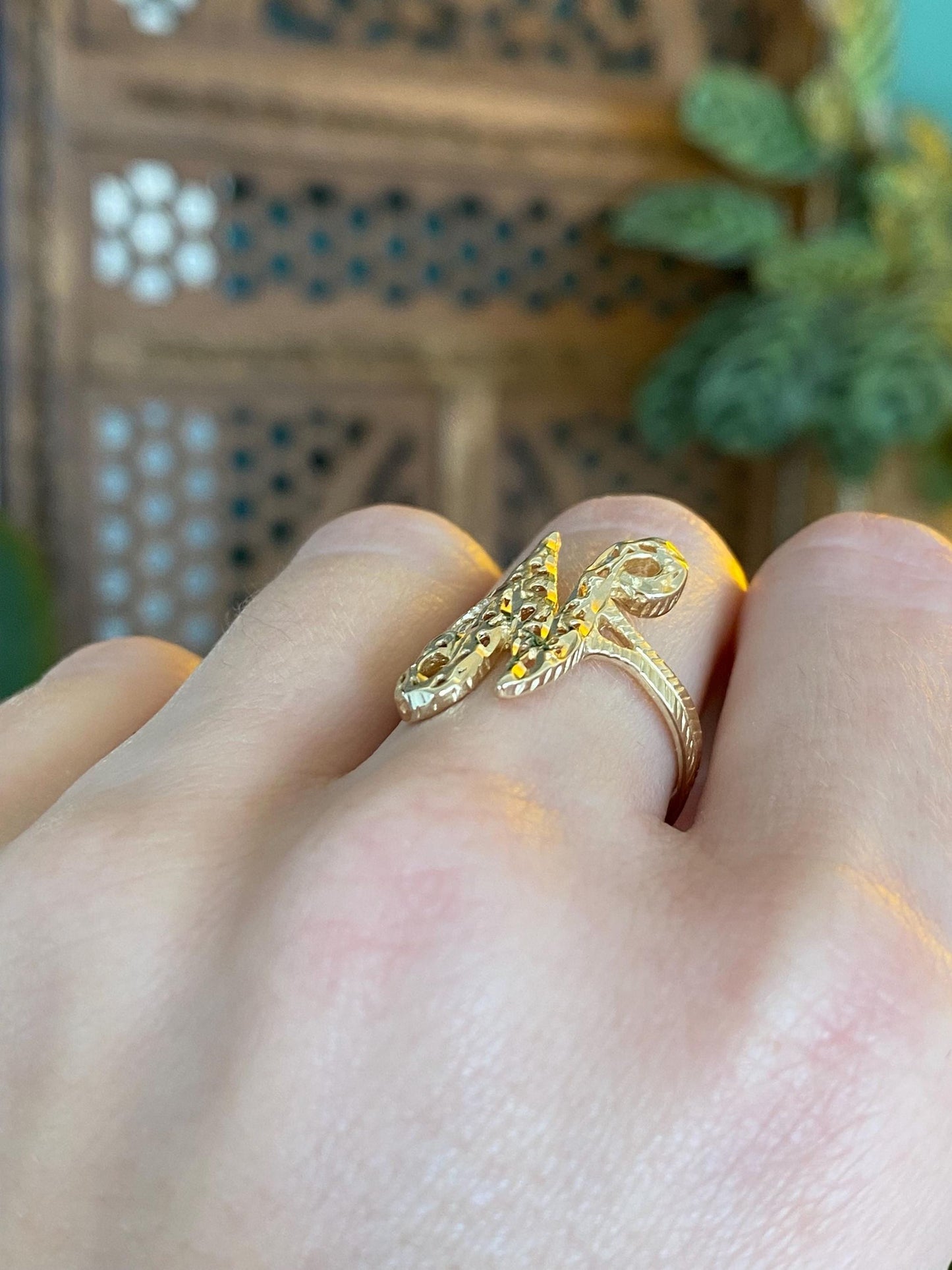Vintage Solid 14k Yellow Gold Diamond Cut Initial 'N' Ring - Size 7.75
