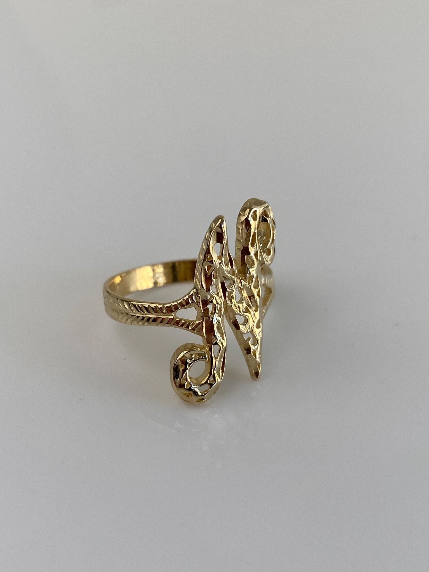 Vintage Solid 14k Yellow Gold Diamond Cut Initial 'N' Ring - Size 7.75