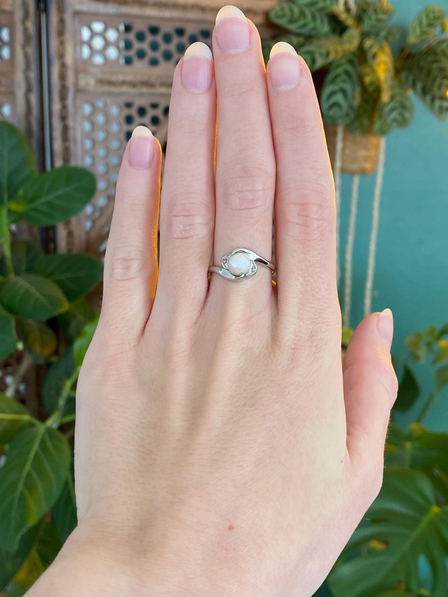 Vintage Solid 10k White Gold Diamond Pearl Ring - Size 7